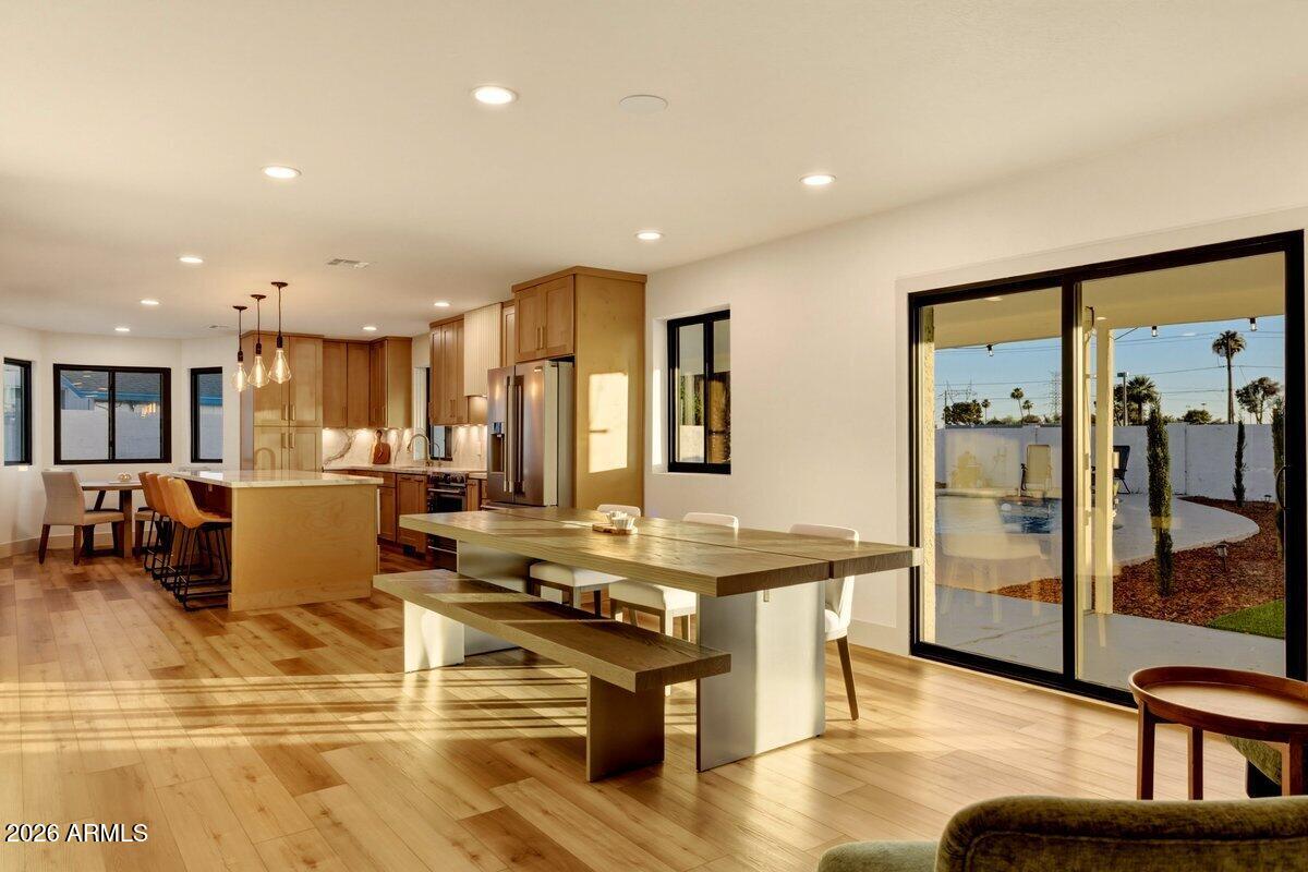 740 N ORACLE, Mesa, AZ 85203