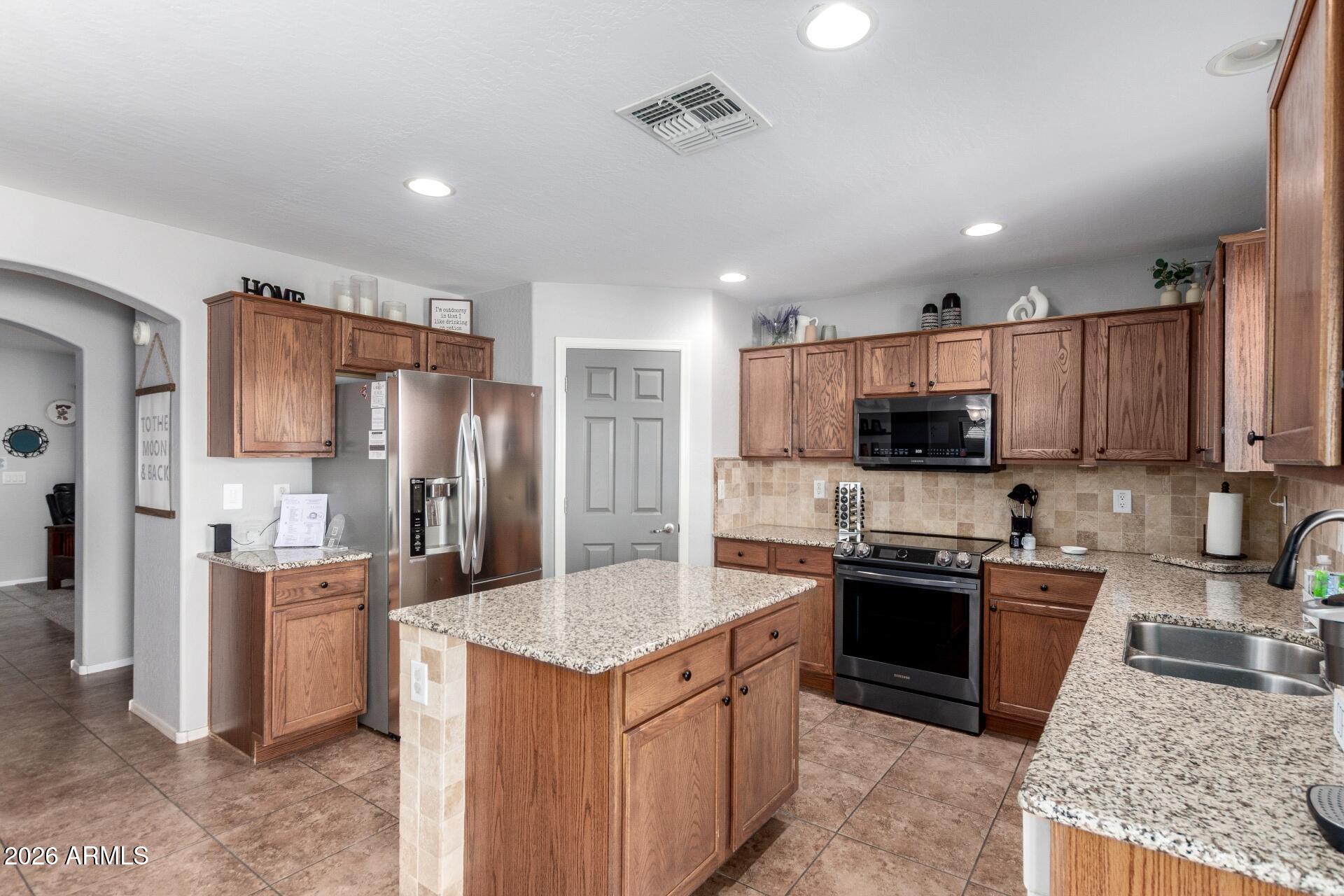 18452 E EL AMANCER, Gold Canyon, AZ 85118