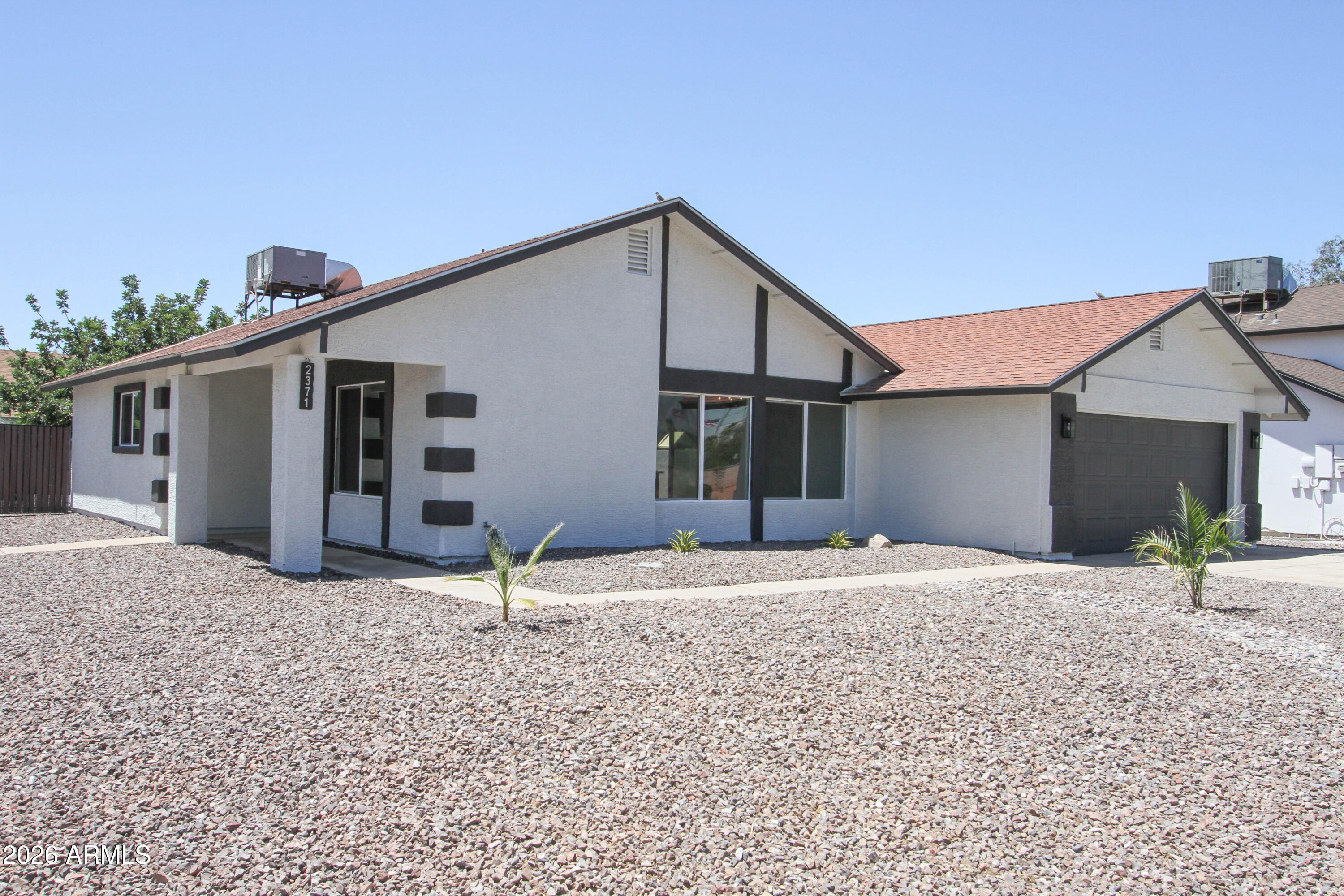 2371 W PARADISE Lane, Phoenix, AZ 85023
