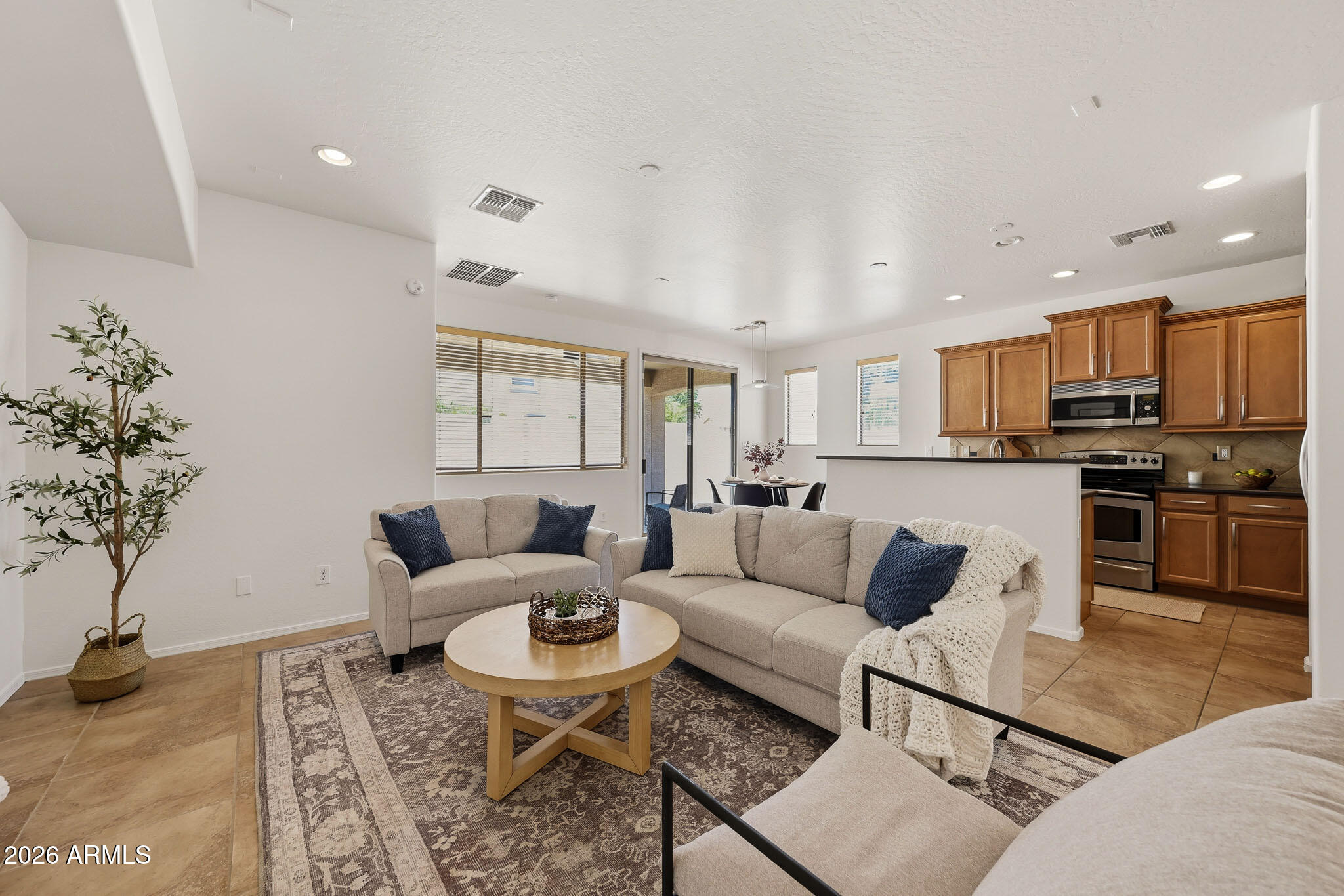 10262 W FOOTHILL Drive, Peoria, AZ 85383