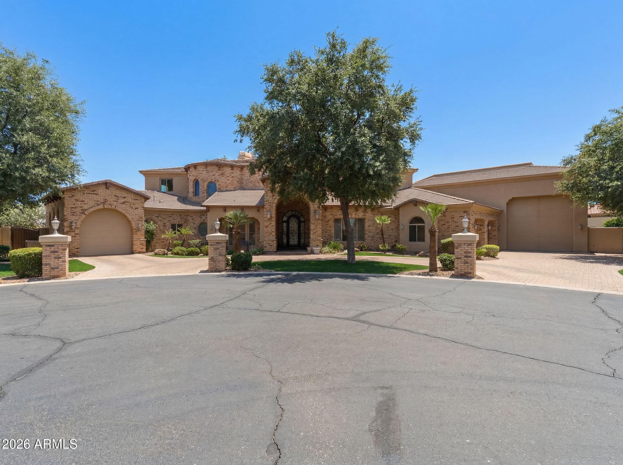 4255 W LINDBERGH Way, Chandler, AZ 85226