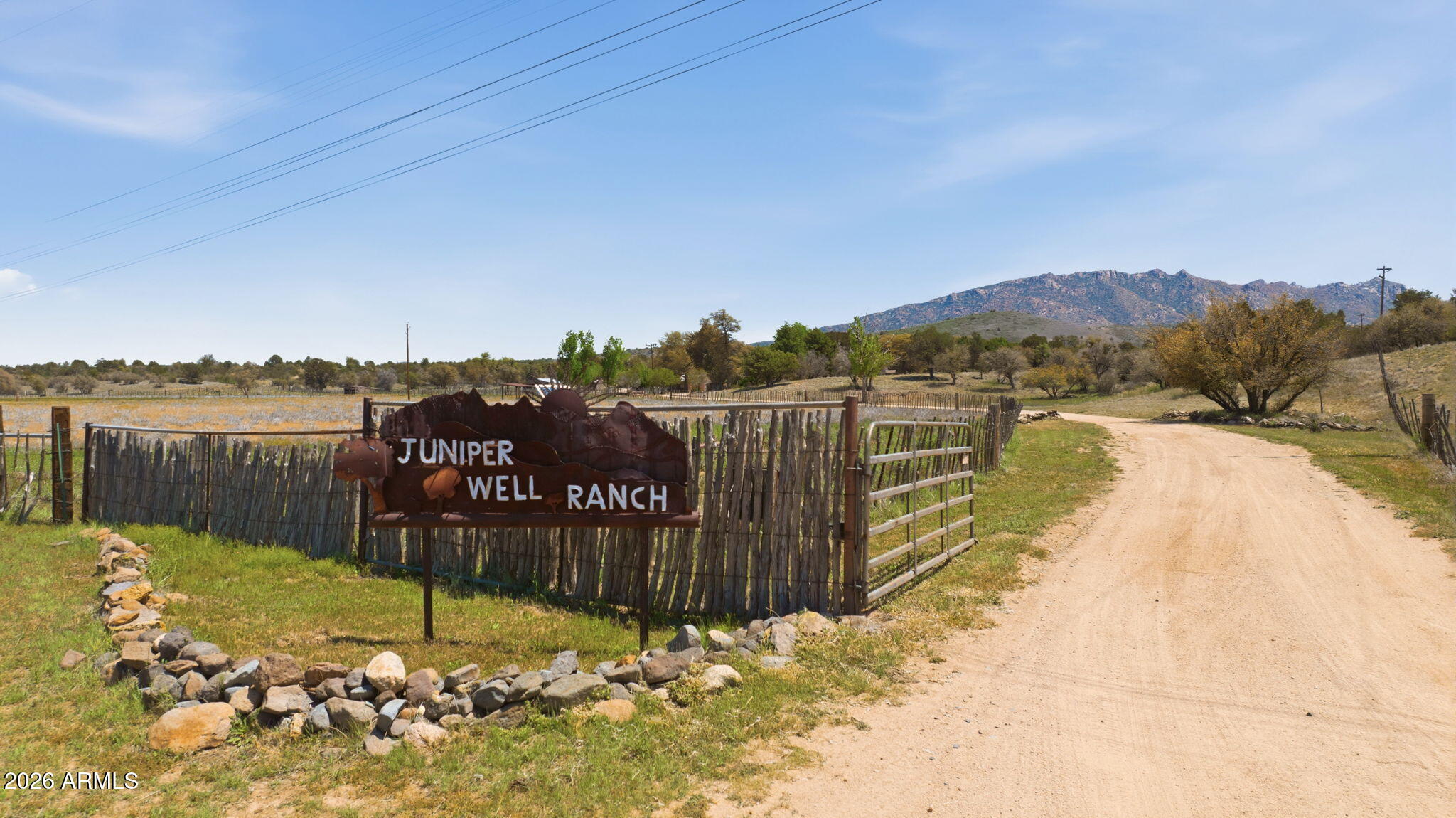 10262 W TOUGH COUNTRY Trail, Skull Valley, AZ 86338