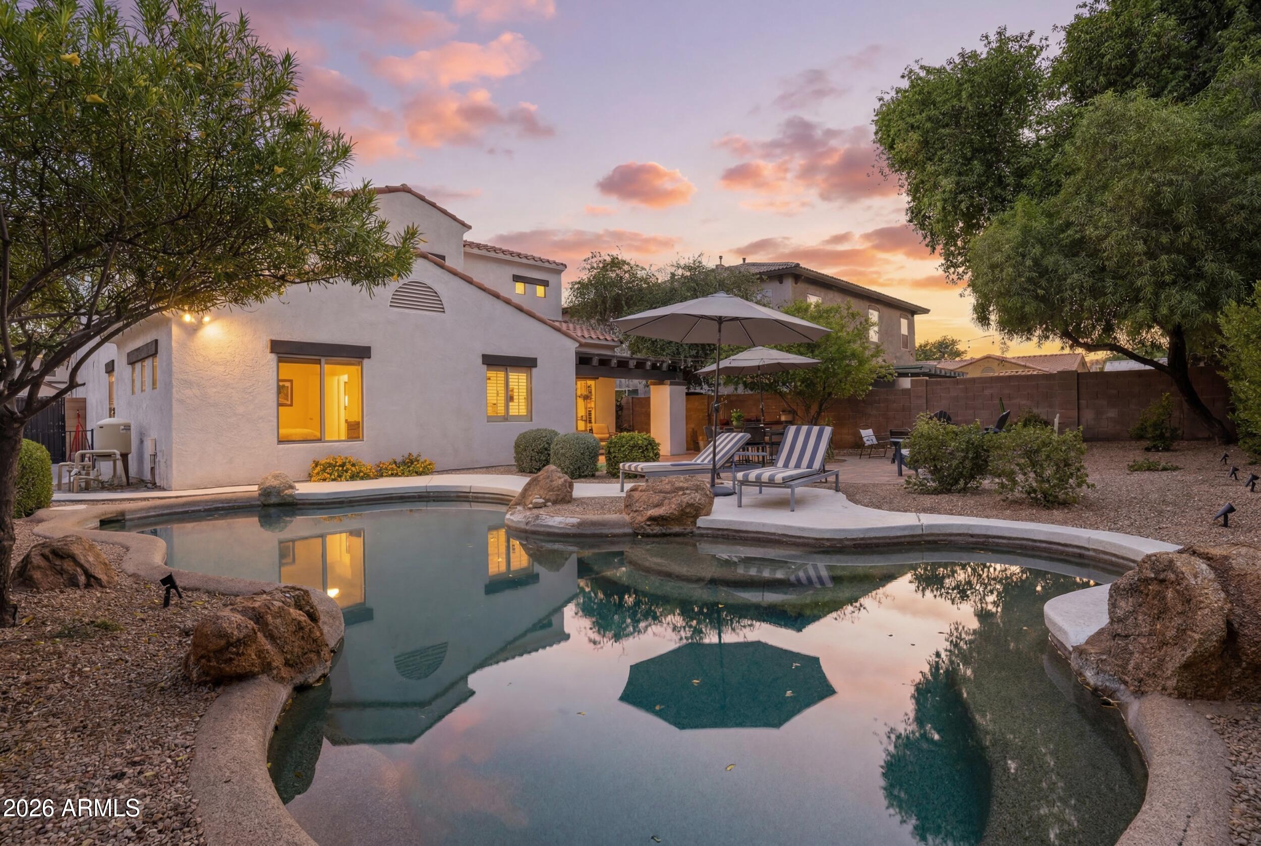 1285 E PARKVIEW Drive, Gilbert, AZ 85295