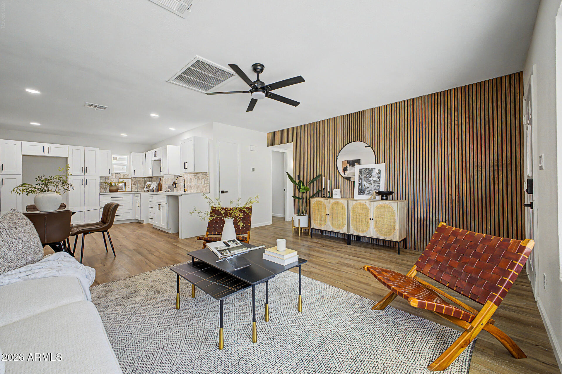 8450 E WINDSOR Avenue, Scottsdale, AZ 85257