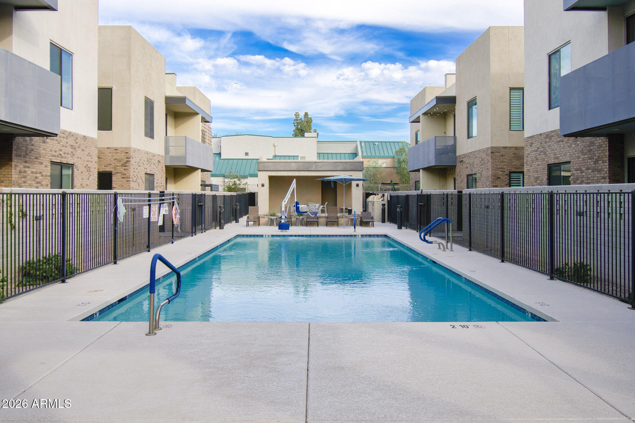 901 S SMITH Road 1064, Tempe, AZ 85281