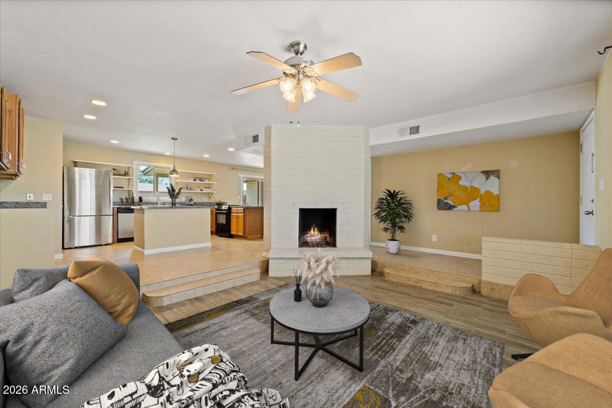 1225 W PEBBLE BEACH Drive, Tempe, AZ 85282