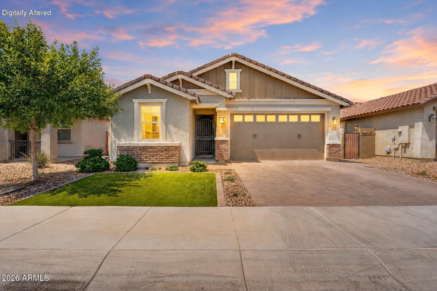 2818 W MARTINEZ Drive, San Tan Valley, AZ 85144