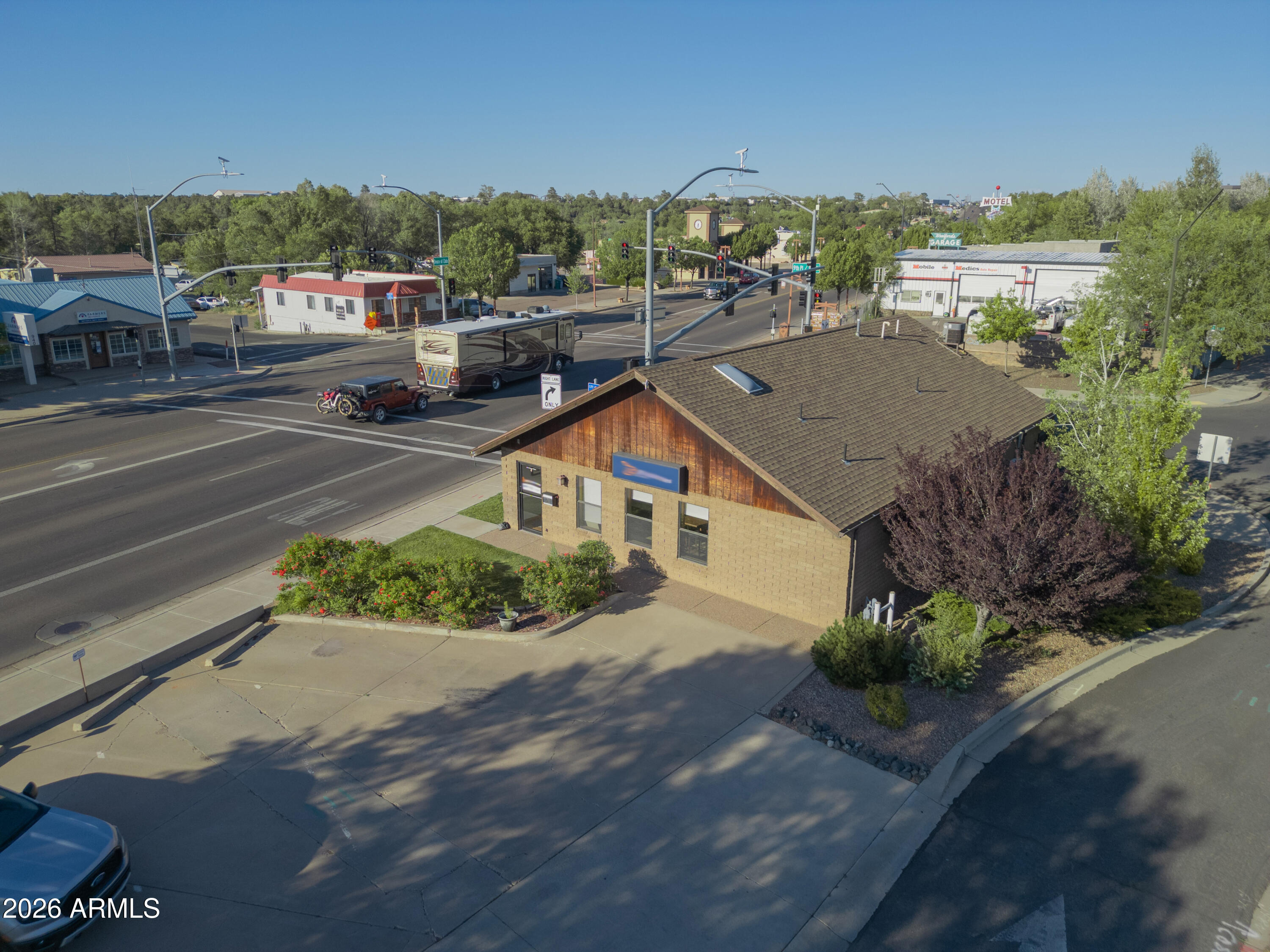 911 E DEUCE OF CLUBS Road, Show Low, AZ 85901