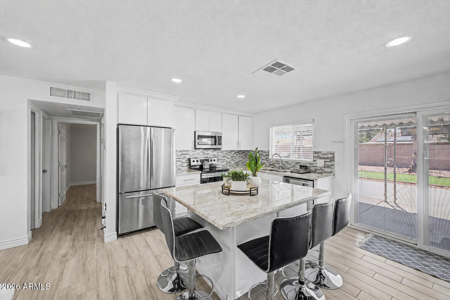 18004 N 33RD Drive, Phoenix, AZ 85053