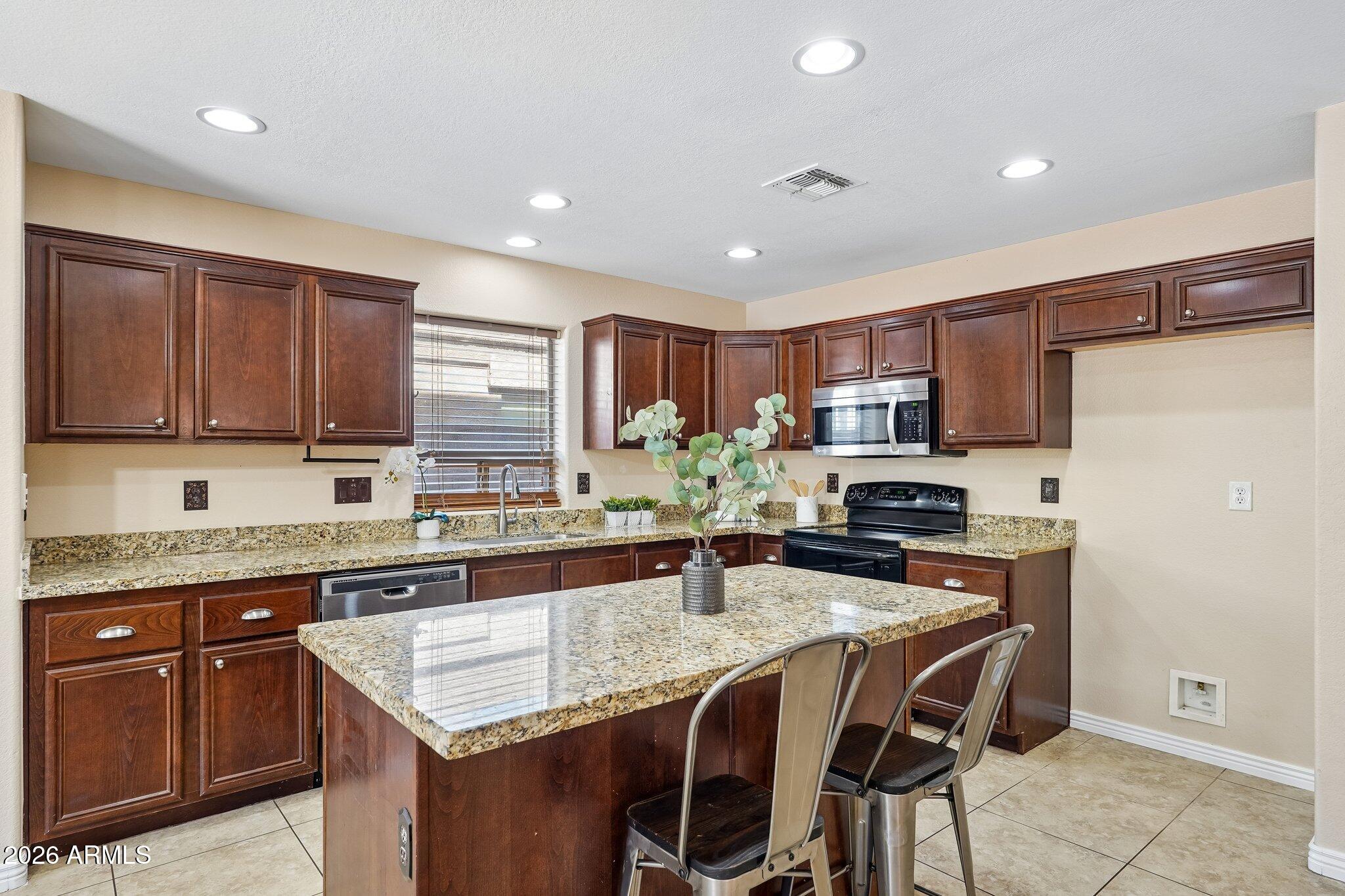 9835 W Salter Drive, Peoria, AZ 85382