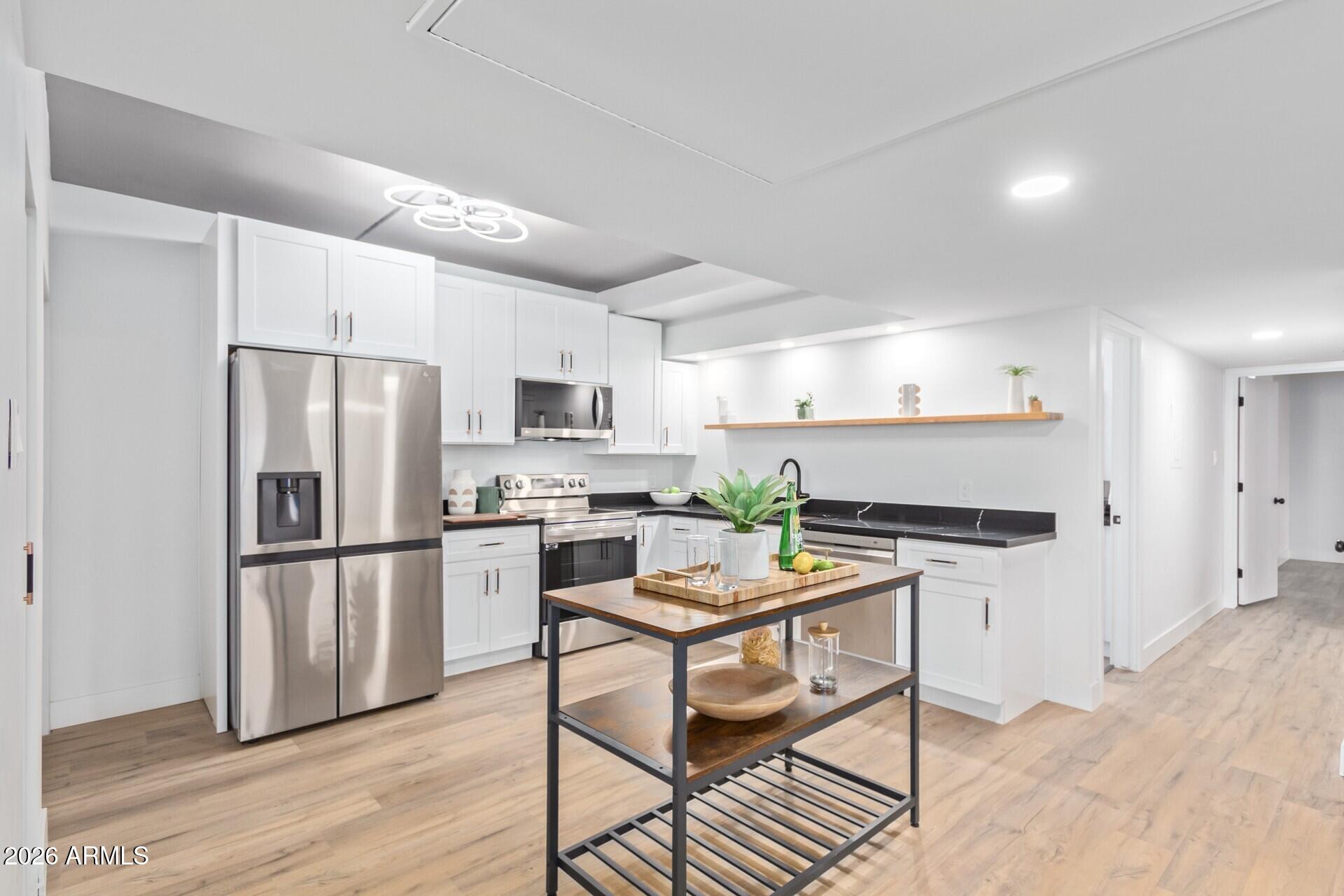 351 E THOMAS Road D208, Phoenix, AZ 85012