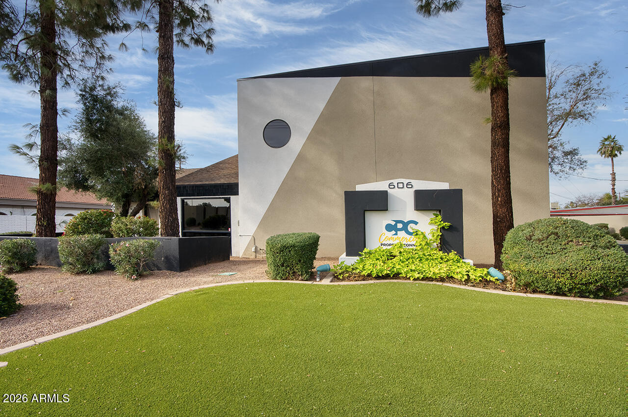 606 N STAPLEY Drive, Mesa, AZ 85203