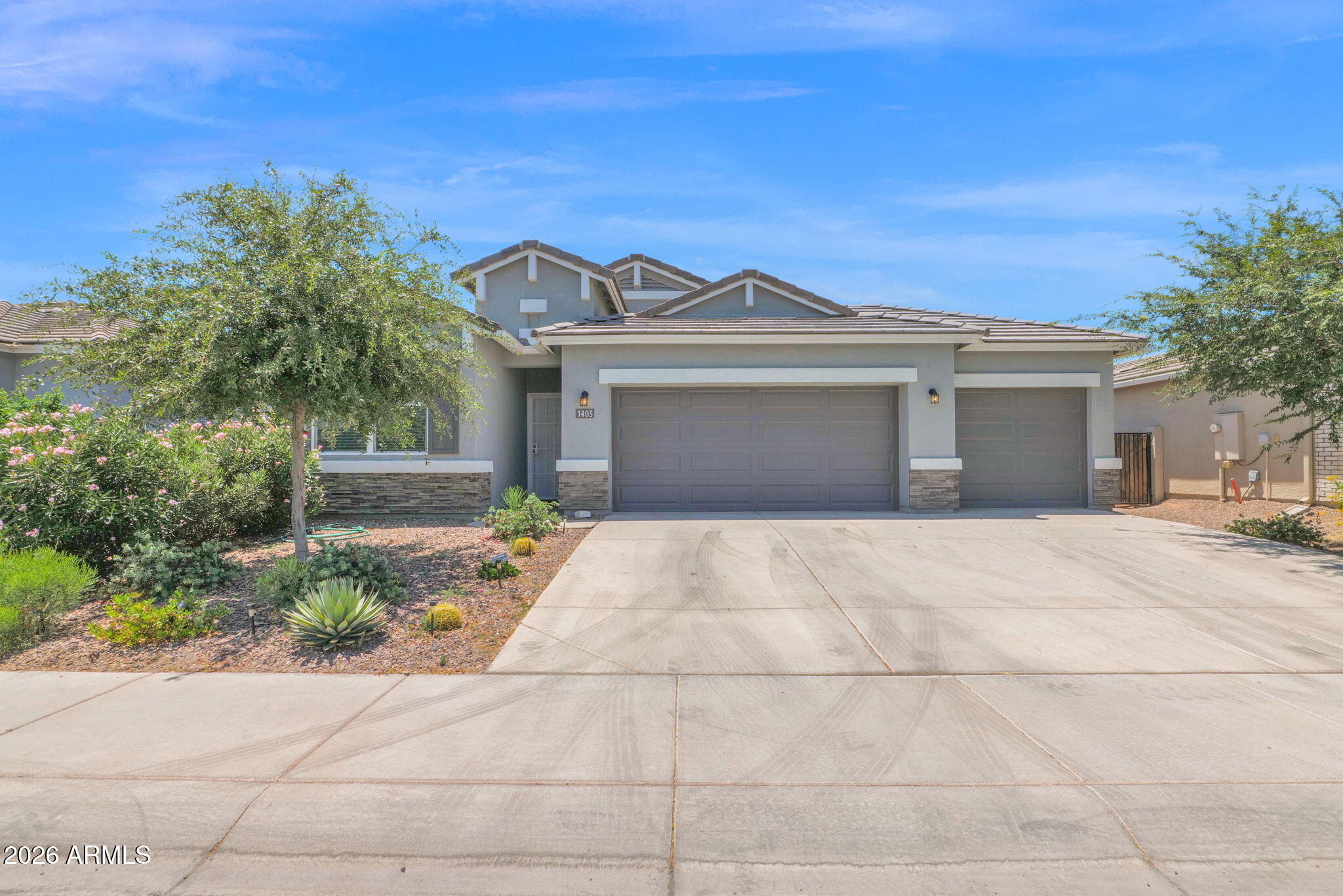 1405 W SUSSEX Street, San Tan Valley, AZ 85143