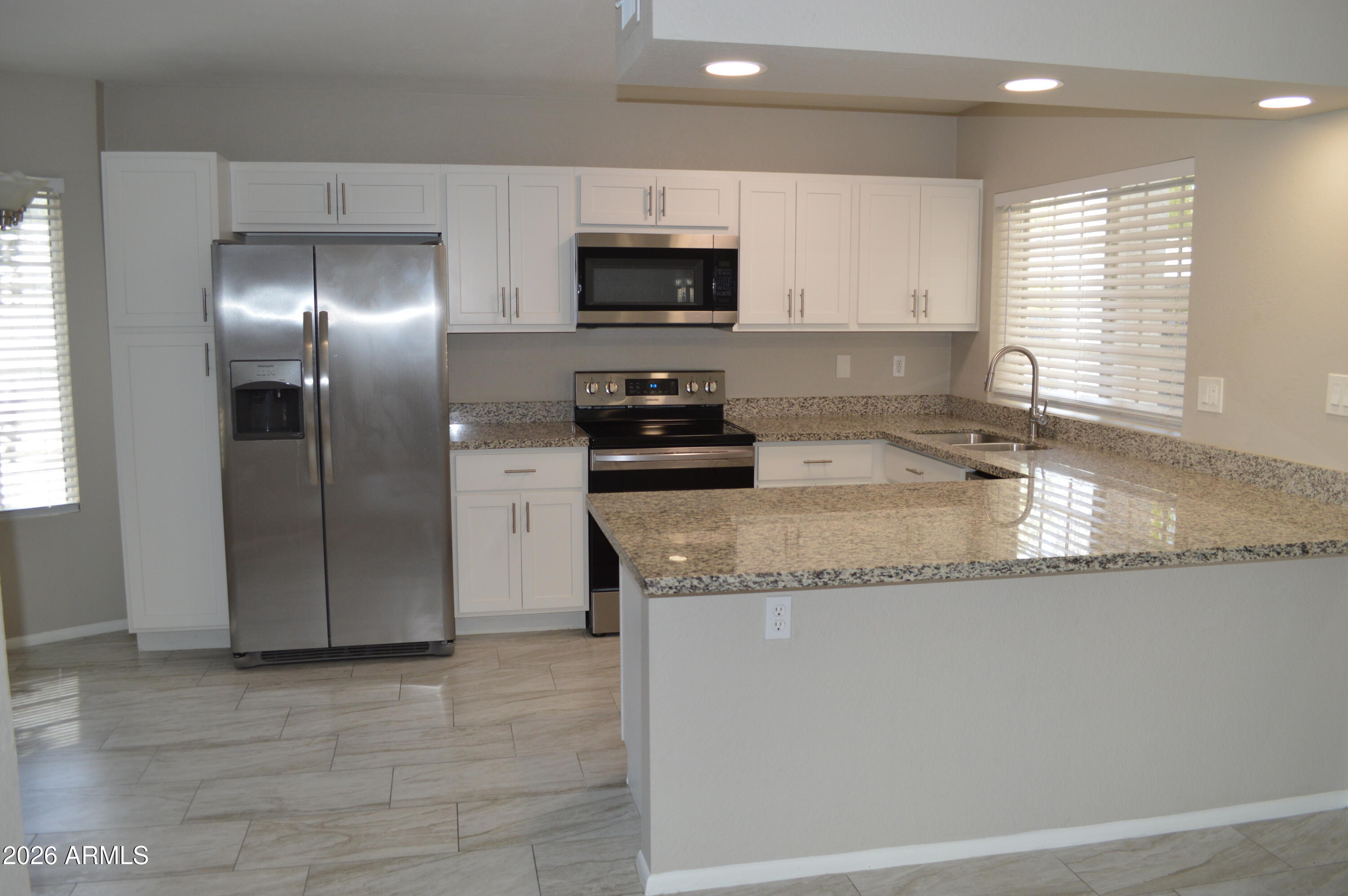 2910 W MARCONI Avenue 113, Phoenix, AZ 85053