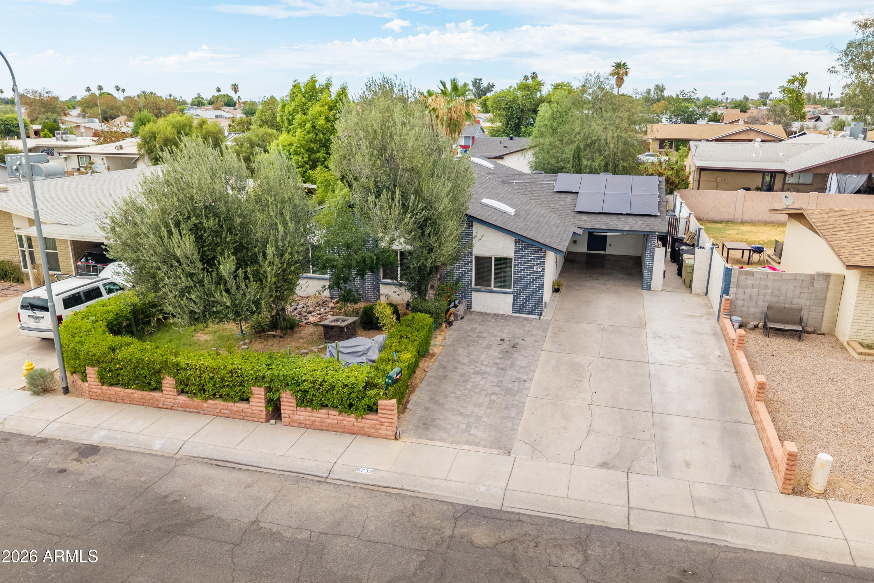 6732 W MEDLOCK Drive, Glendale, AZ 85303