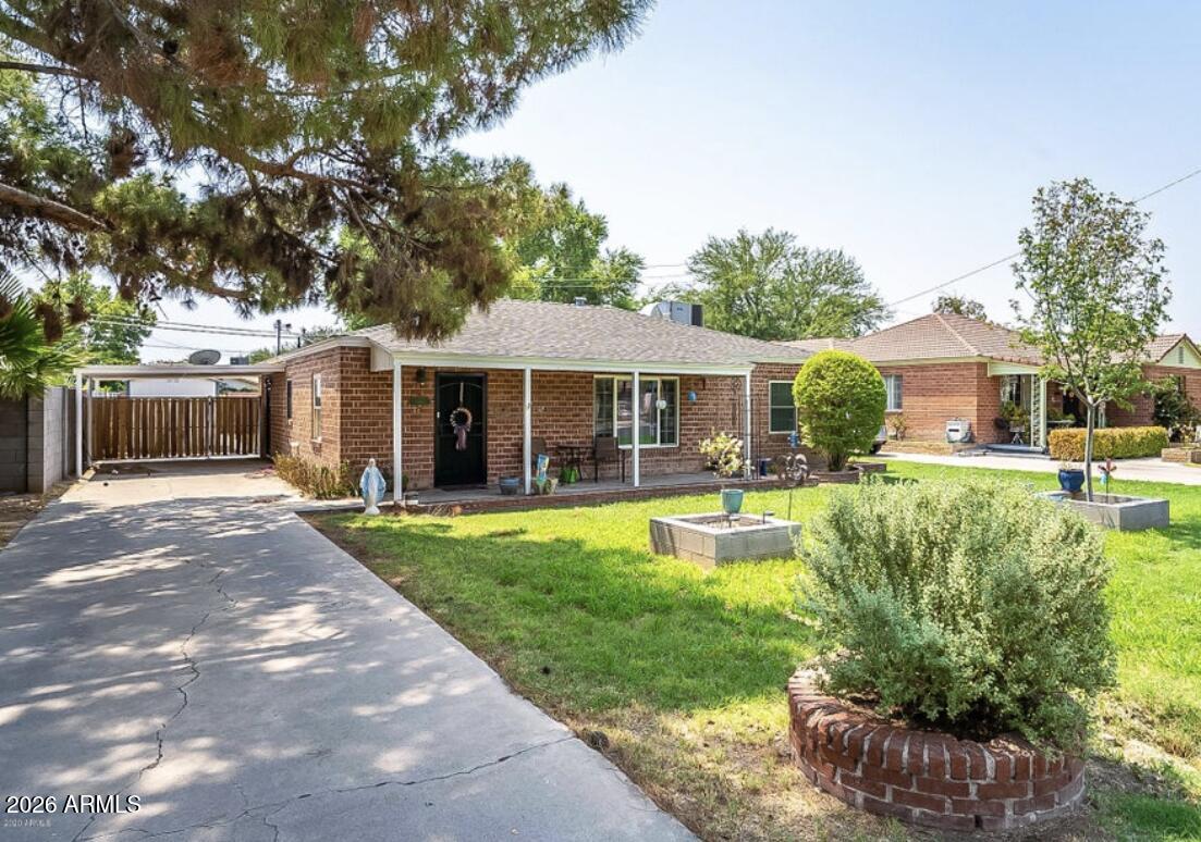 5913 W GARDENIA Avenue, Glendale, AZ 85301