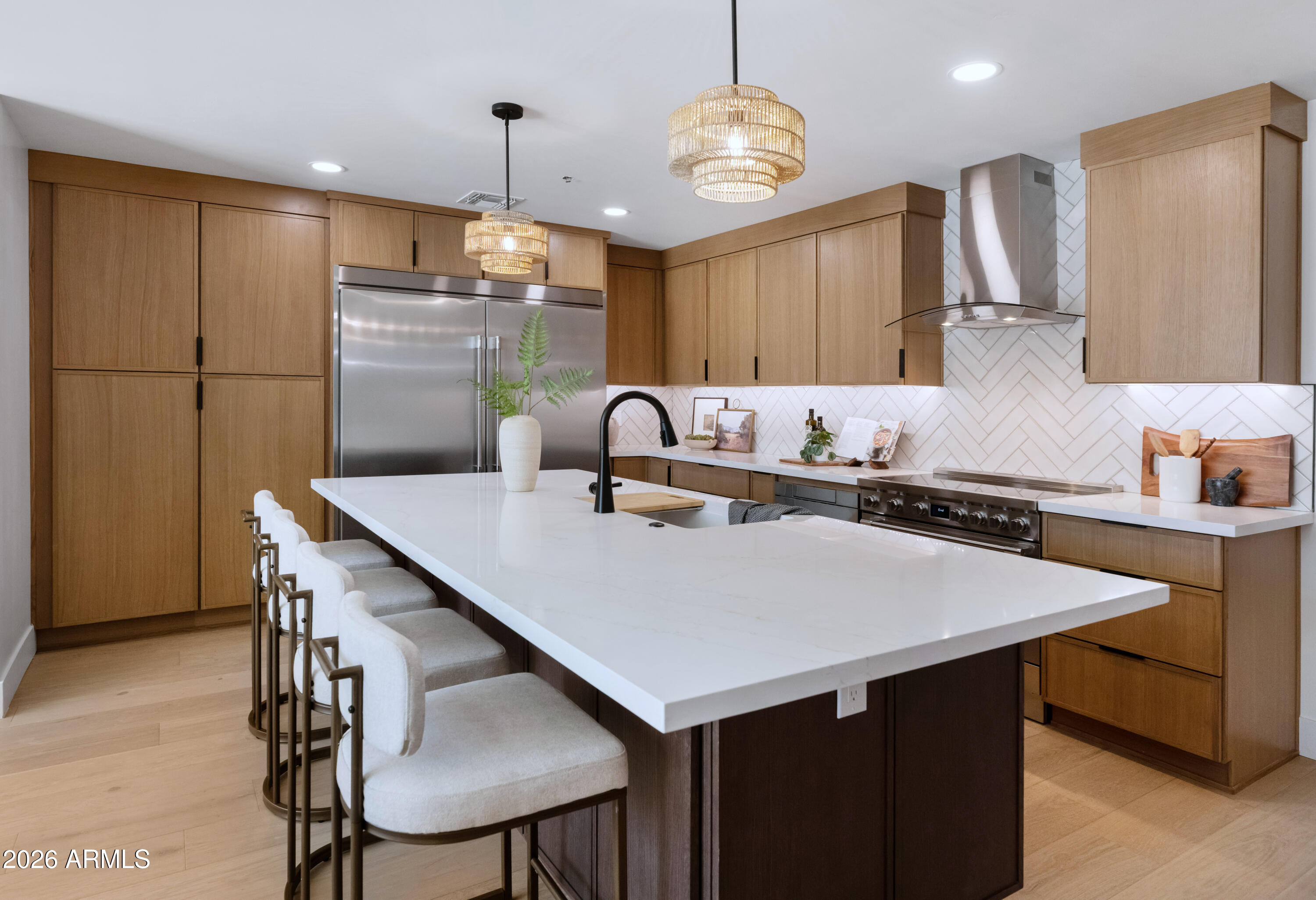8331 E MALCOMB Drive, Scottsdale, AZ 85250