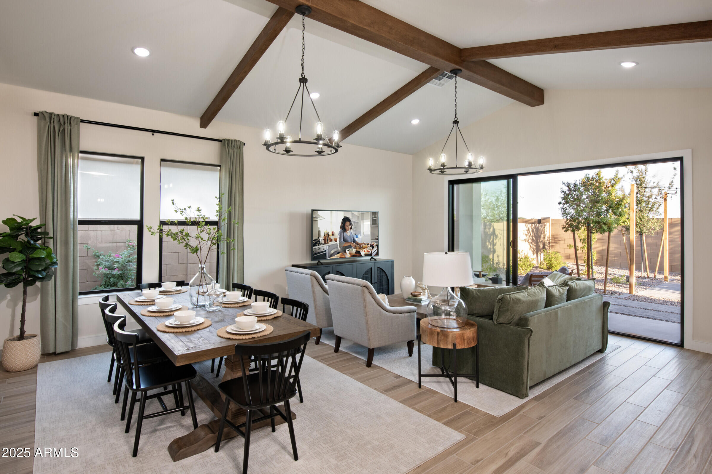 576 E Coho Drive, San Tan Valley, AZ 85140