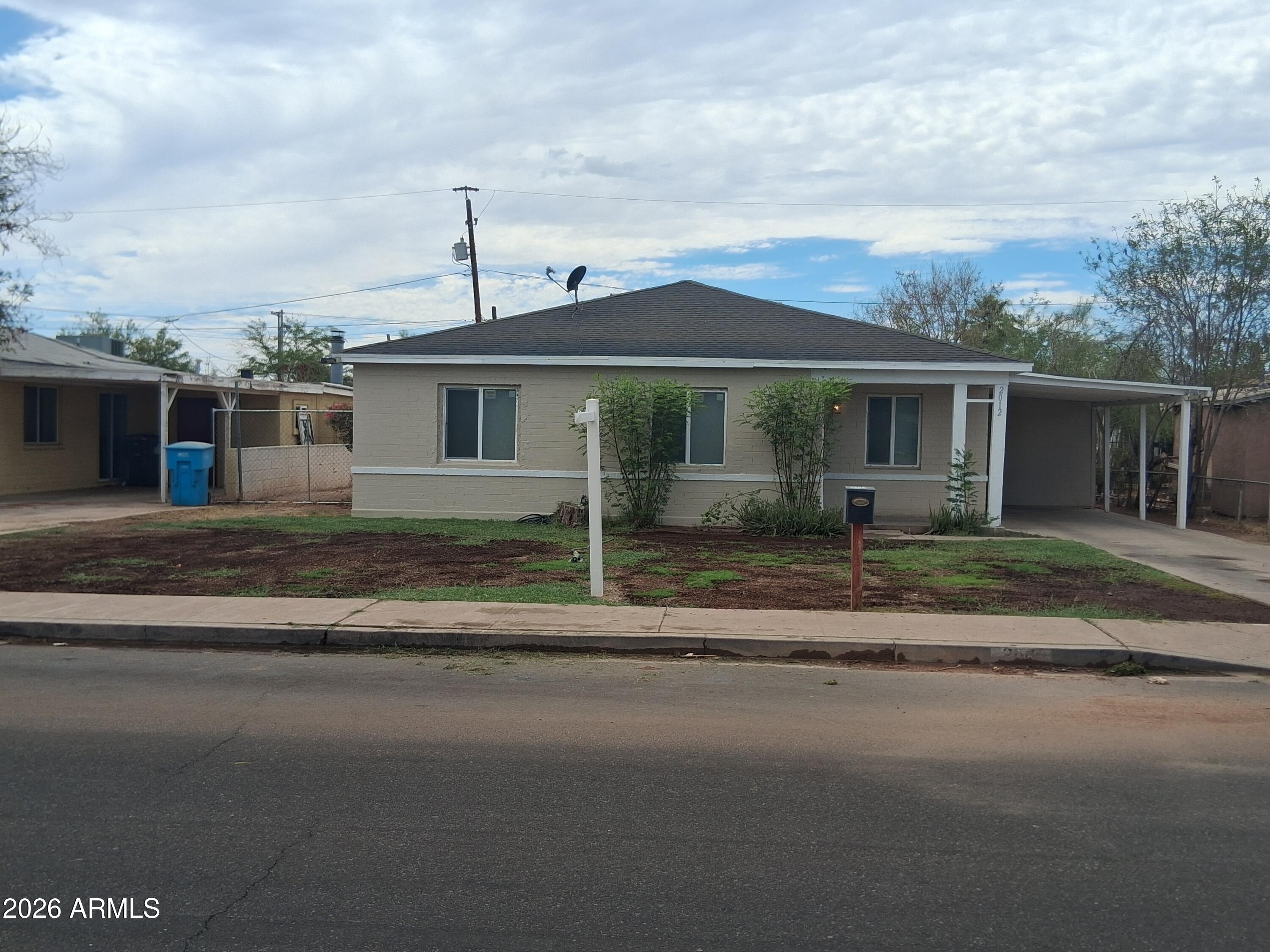 2012 N 24TH Place, Phoenix, AZ 85008