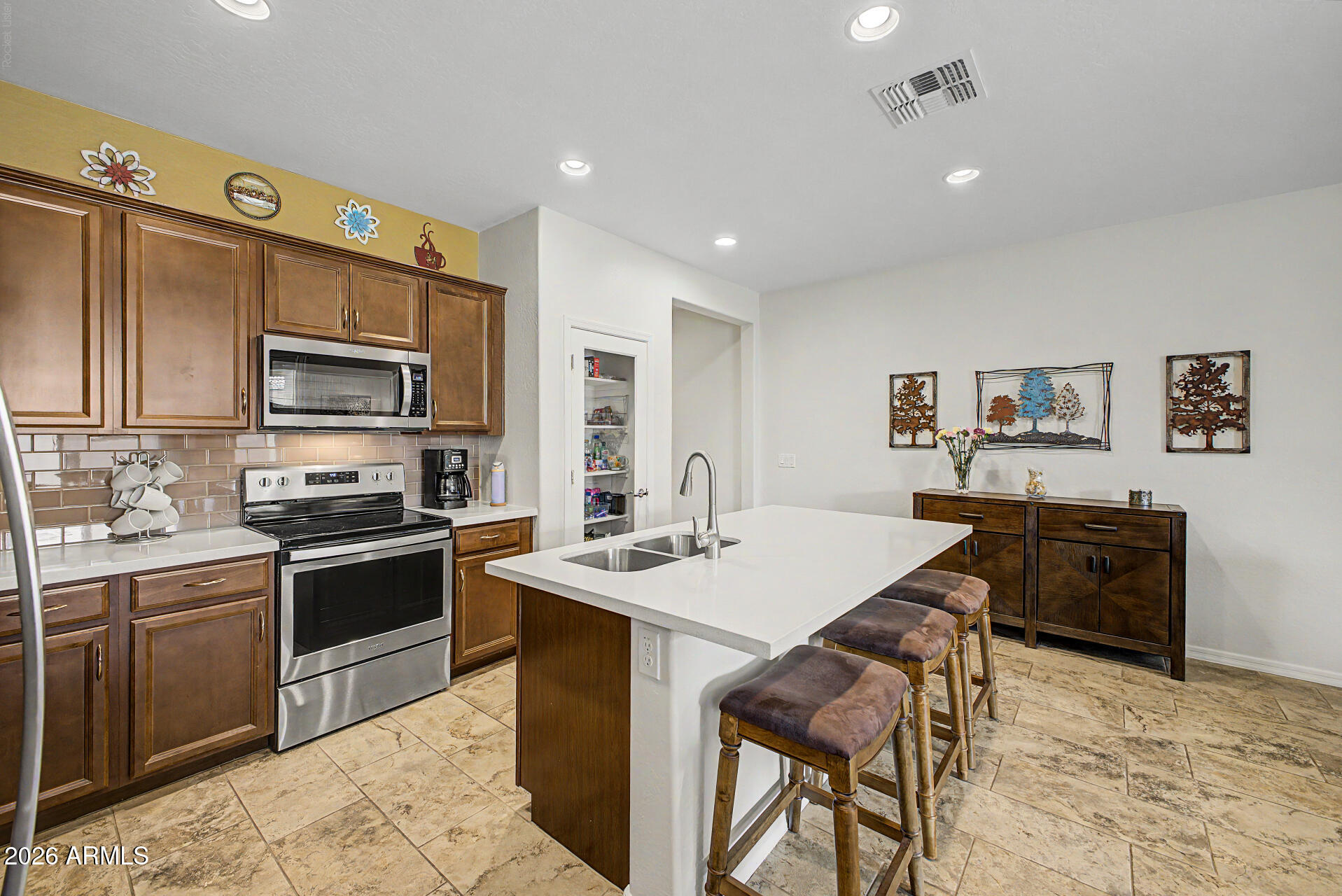 2825 S JOSLYN, Mesa, AZ 85212