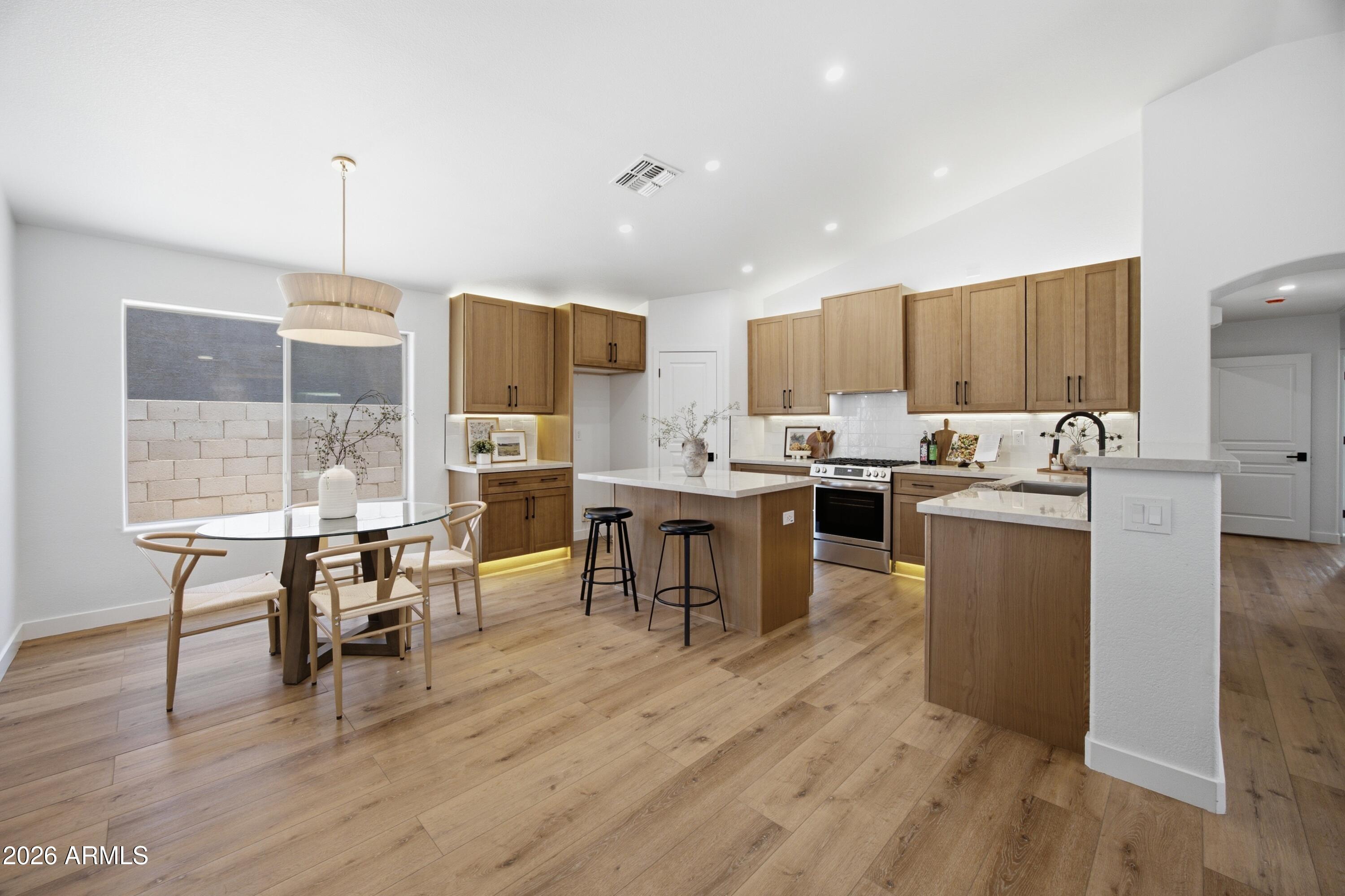 3020 E COLONIAL Place, Chandler, AZ 85249