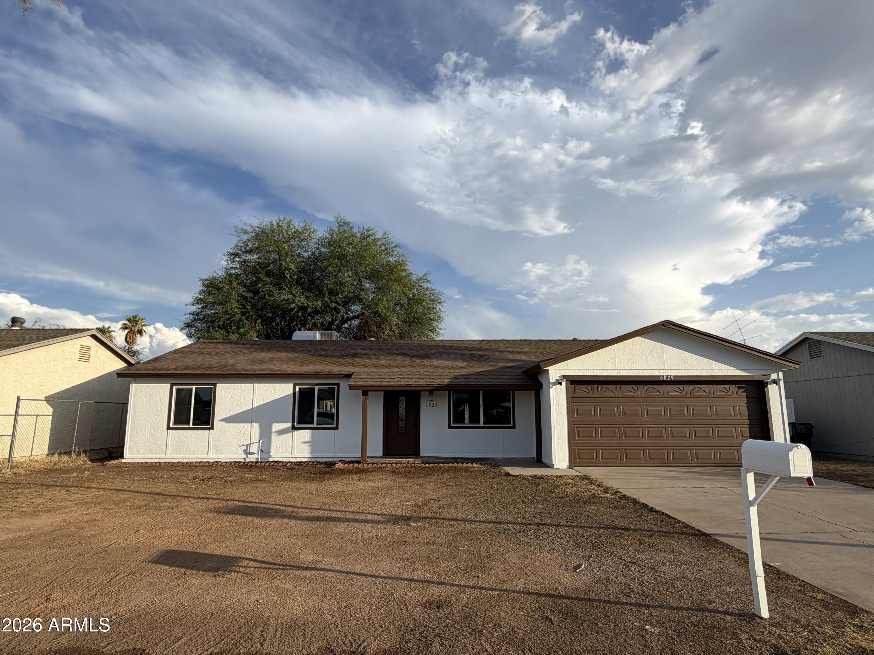 6829 W MONTE VISTA Road, Phoenix, AZ 85035