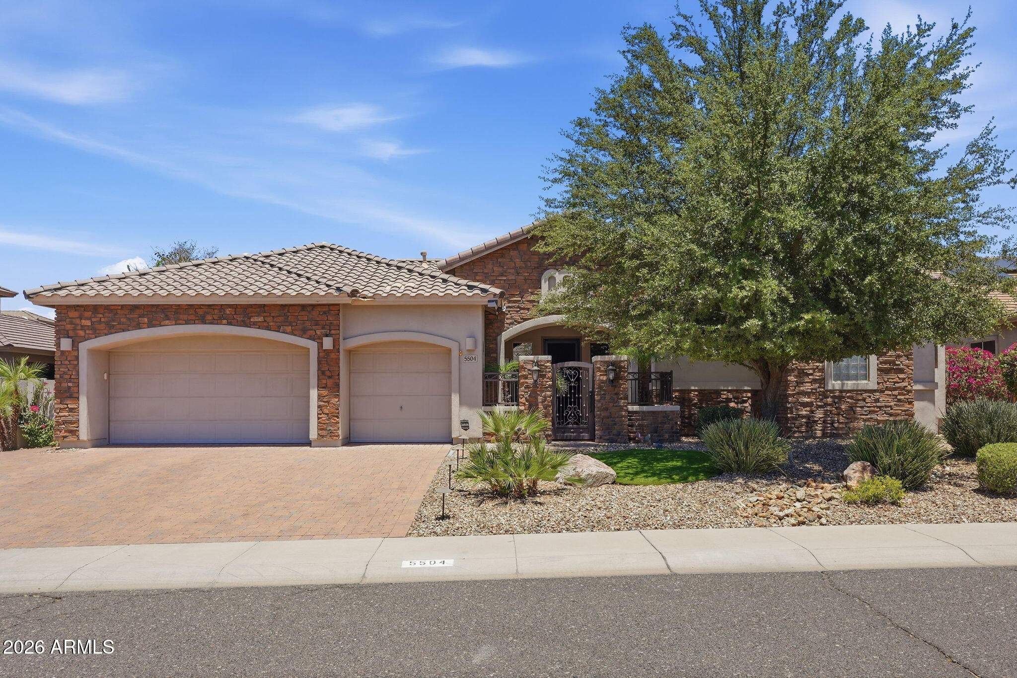 5504 W STRAIGHT ARROW Lane, Phoenix, AZ 85083