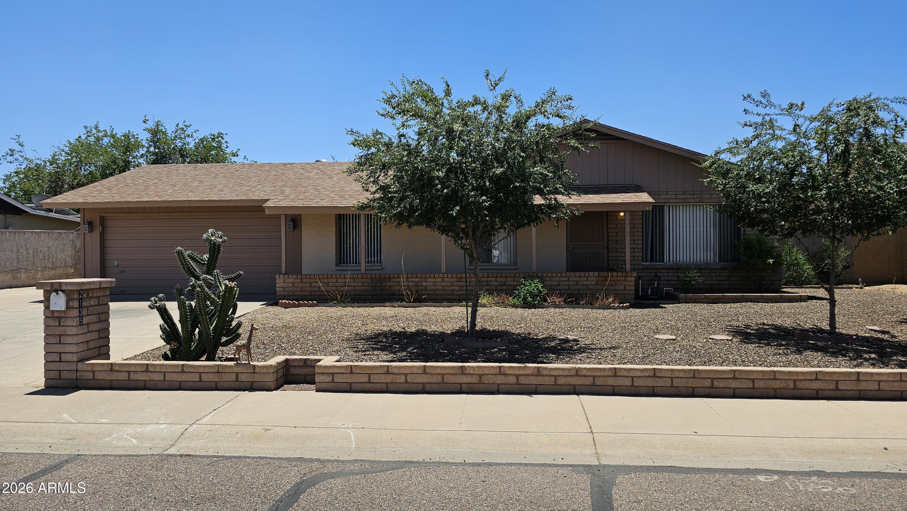 2135 W MAPLE Drive, Phoenix, AZ 85027