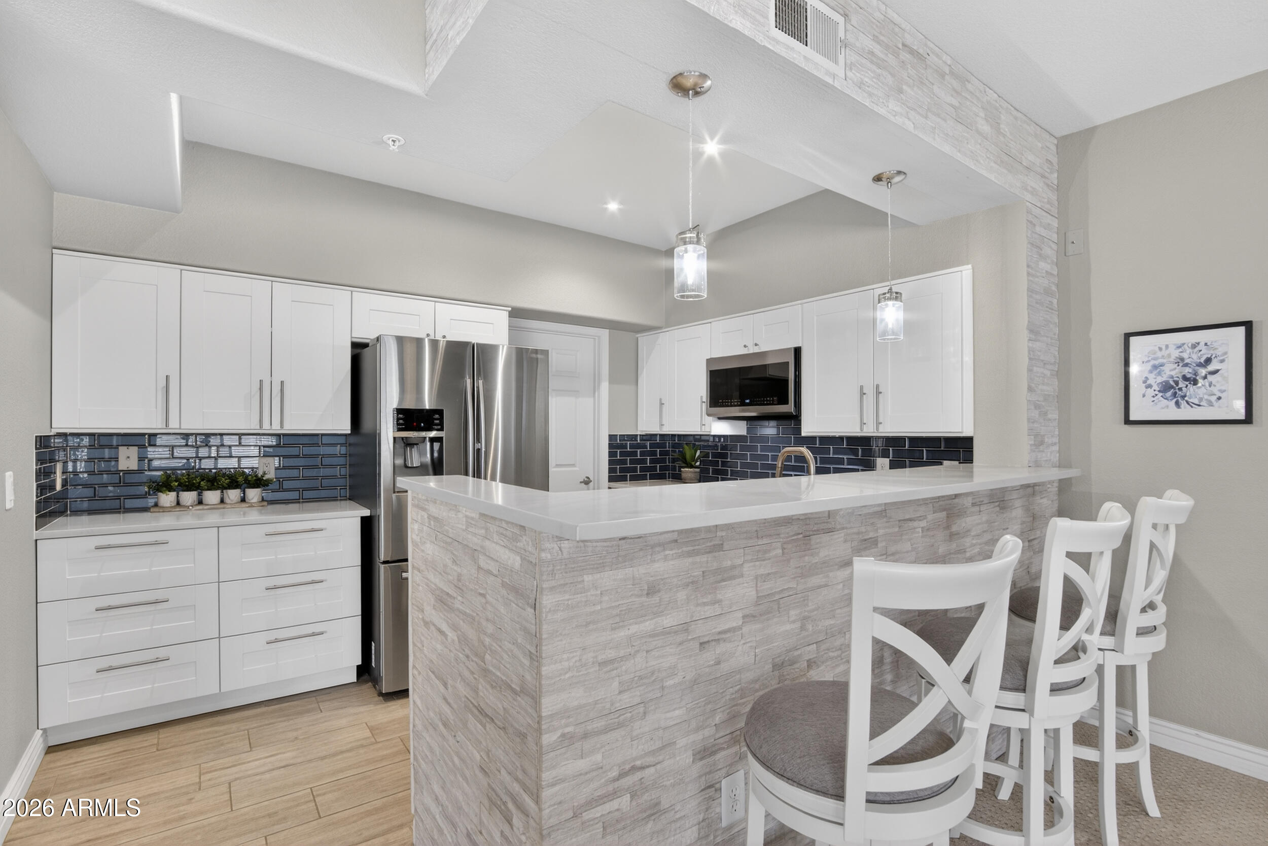 7401 W ARROWHEAD CLUBHOUSE Drive 2045, Glendale, AZ 85308