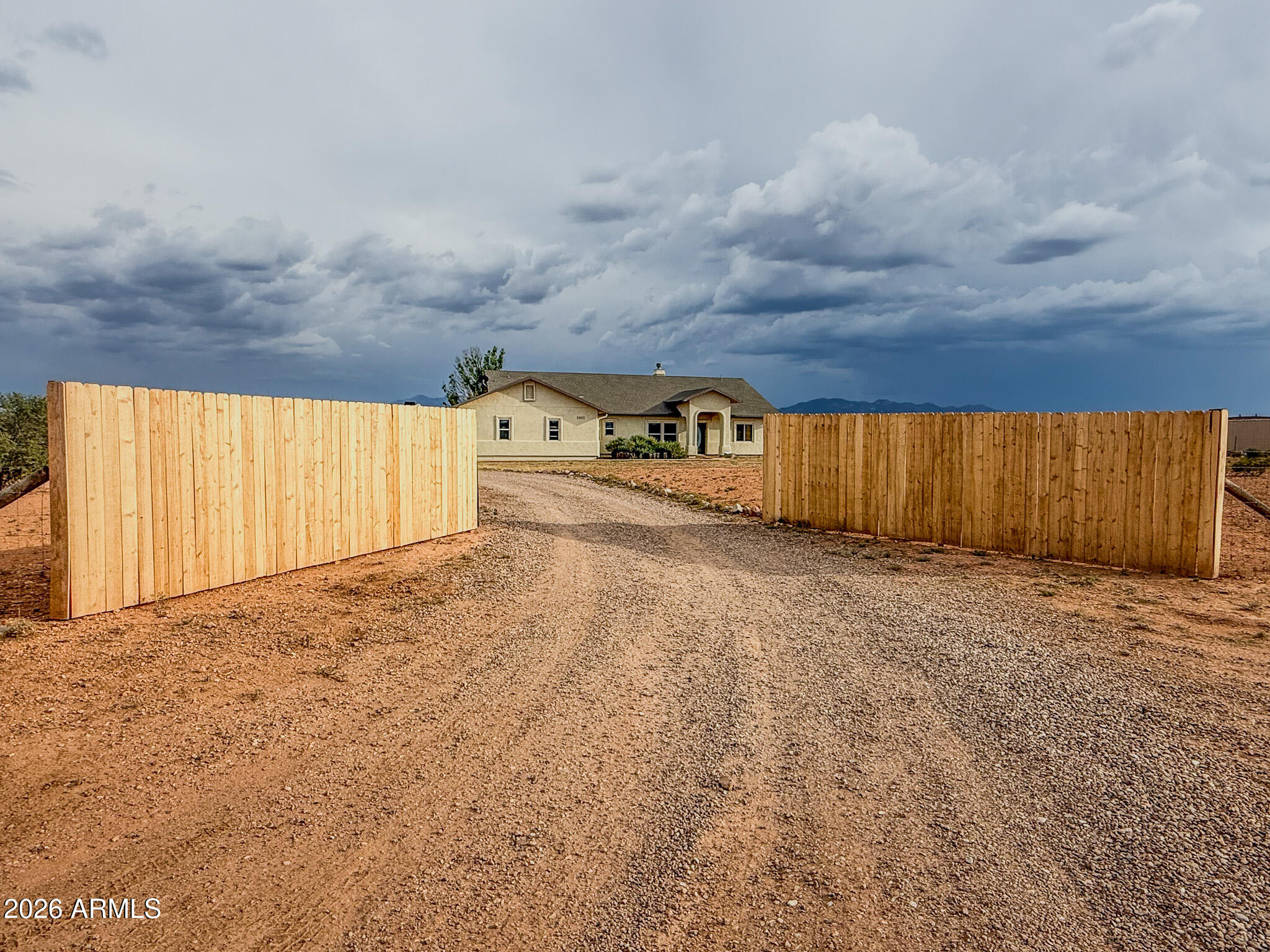 1002 E LENA Way, Huachuca City, AZ 85616