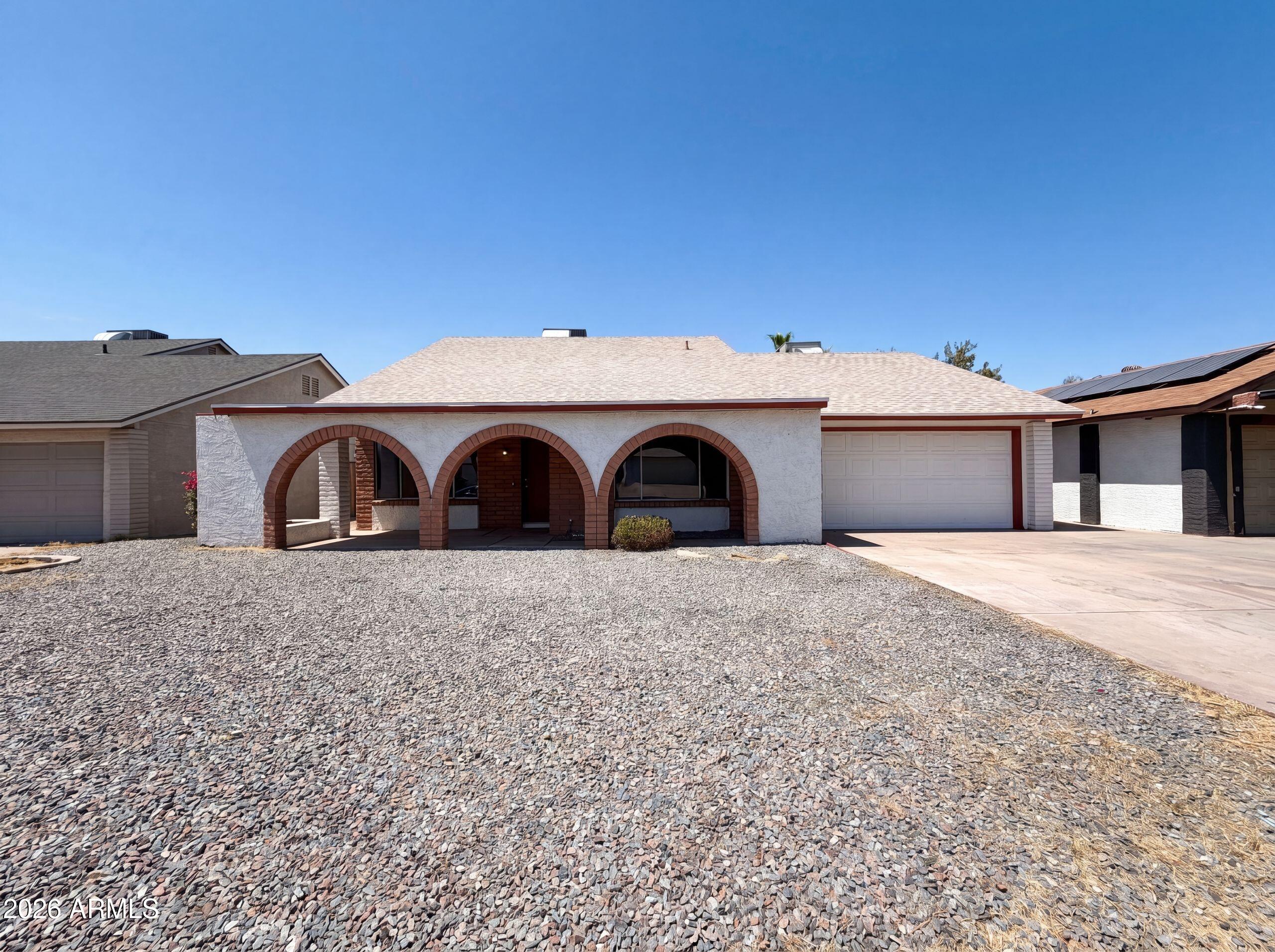 4260 E VINEYARD Road, Phoenix, AZ 85042