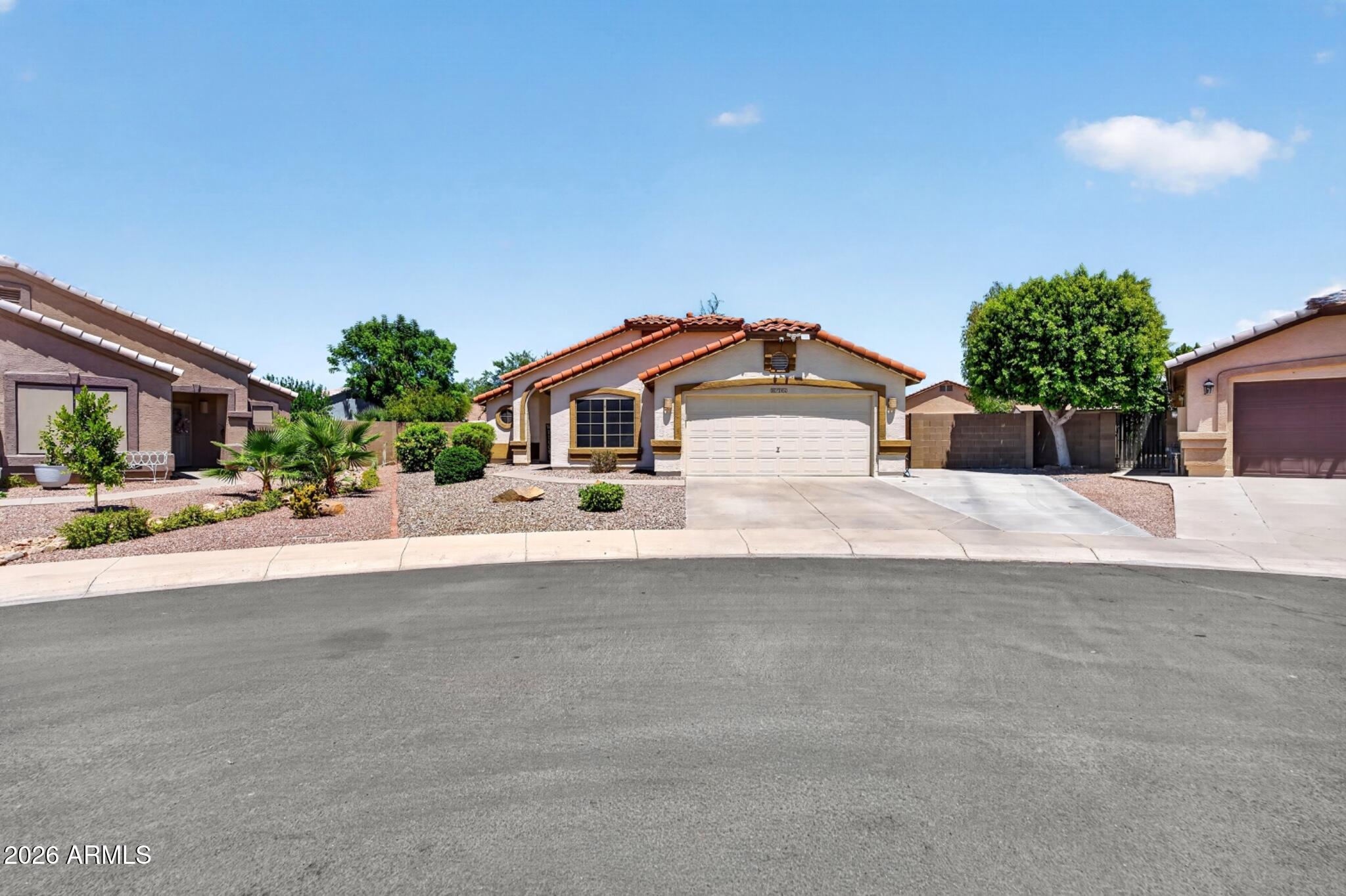 8756 W LONE CACTUS Drive, Peoria, AZ 85382