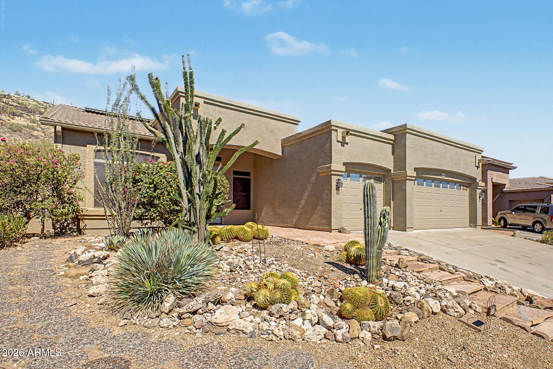 25647 N SINGBUSH Loop, Phoenix, AZ 85083
