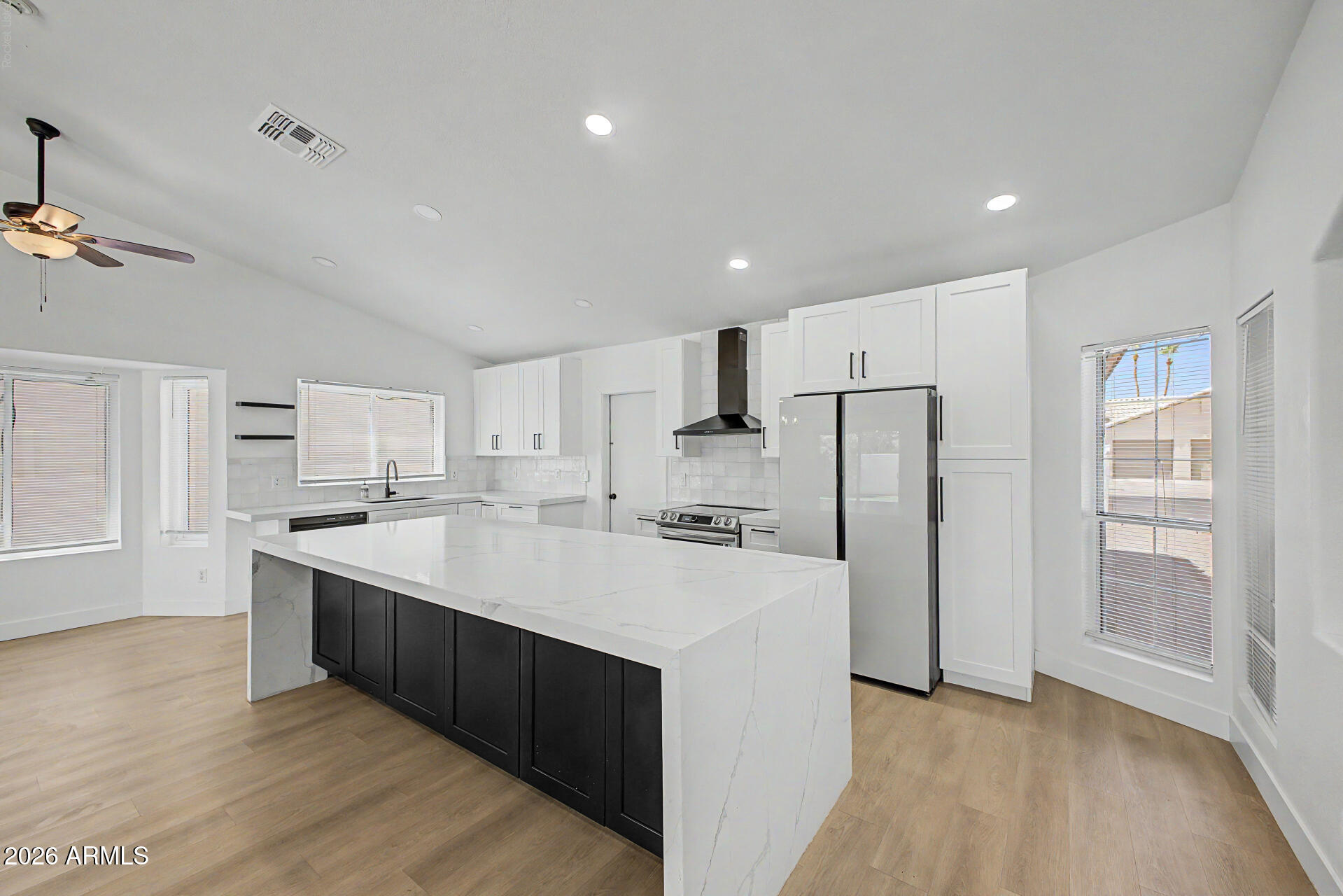 351 W AMOROSO Drive, Gilbert, AZ 85233
