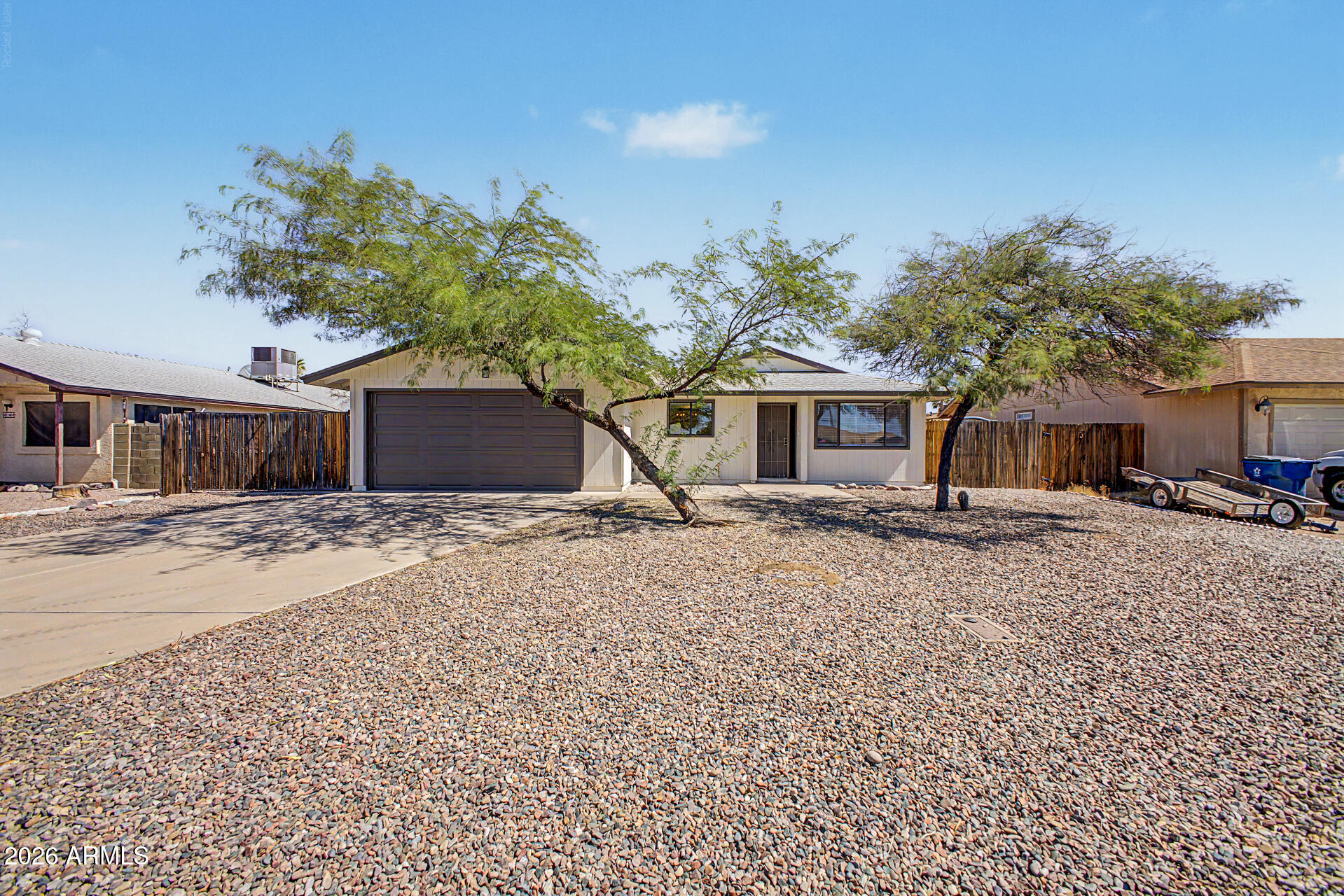 562 E HONDO Avenue, Apache Junction, AZ 85119