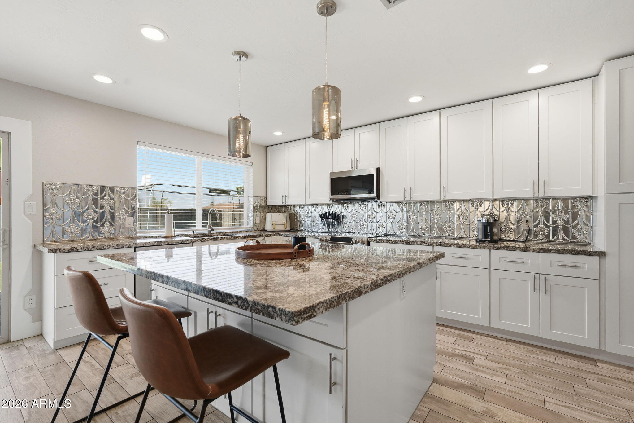 2745 W LIBBY Street, Phoenix, AZ 85053
