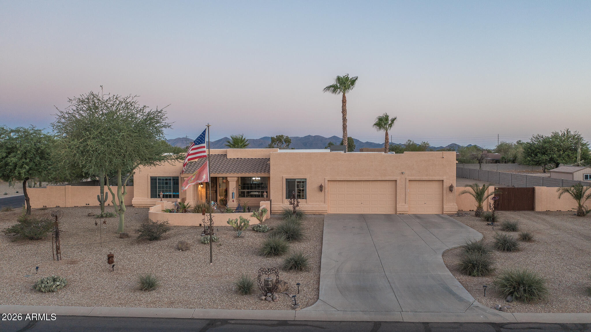 24329 W MARK Lane, Wittmann, AZ 85361