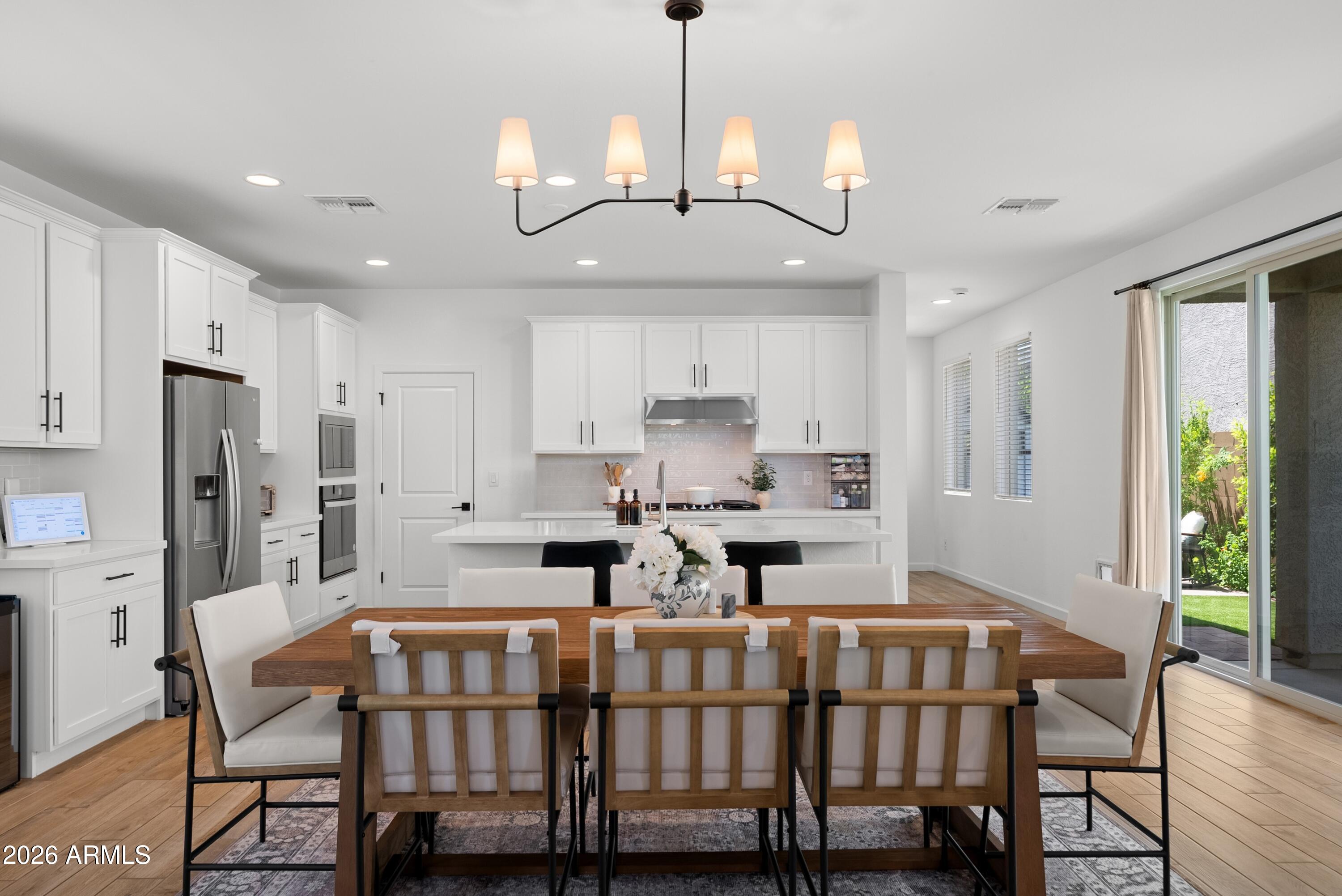 1989 W HIDE Trail, Phoenix, AZ 85085