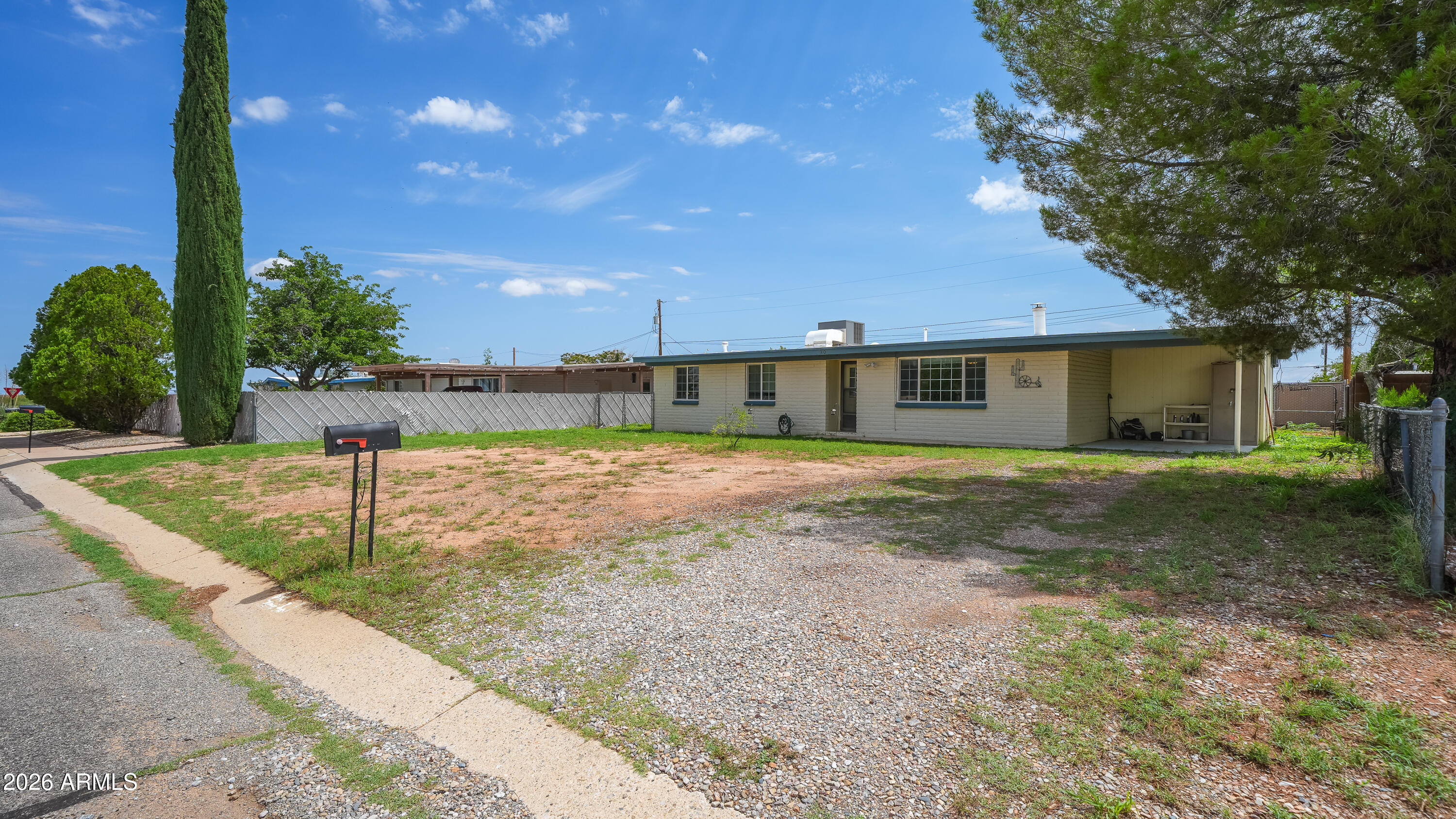 310 Dragoon Street, Huachuca City, AZ 85616