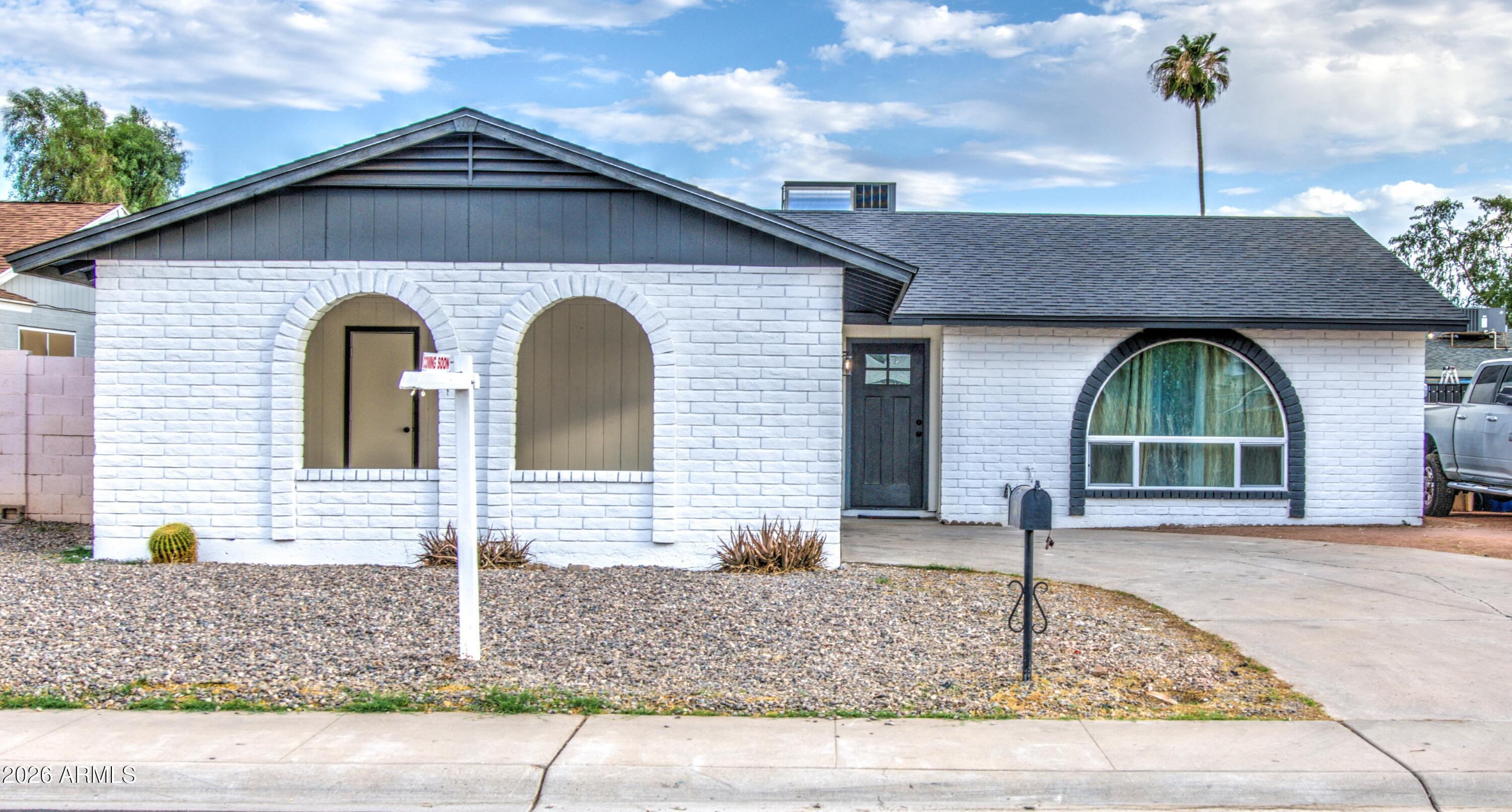 6427 W LAWRENCE Road, Glendale, AZ 85301