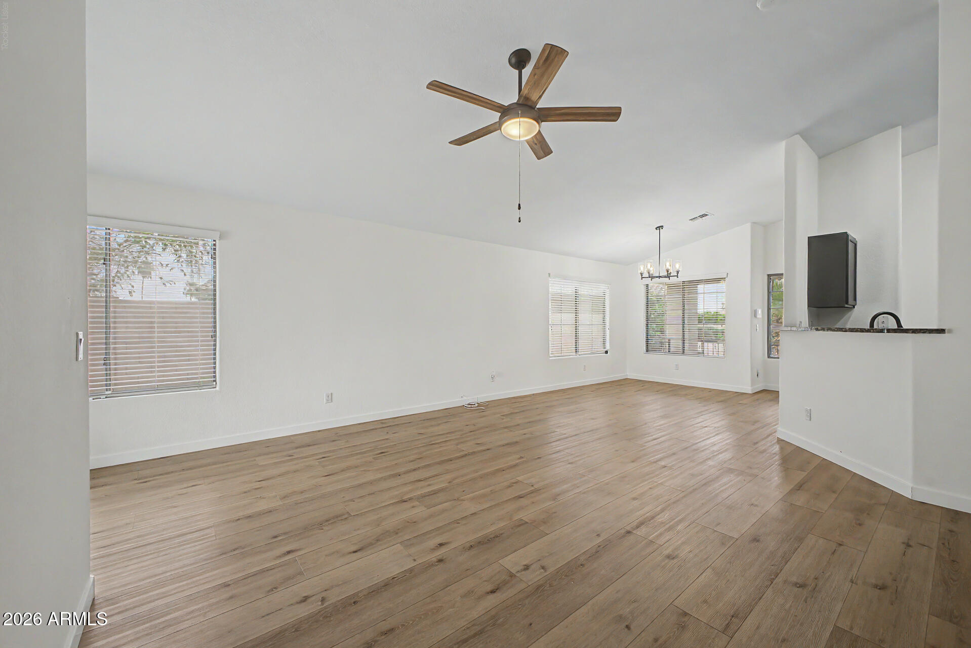 5853 W SELDON Lane, Glendale, AZ 85302