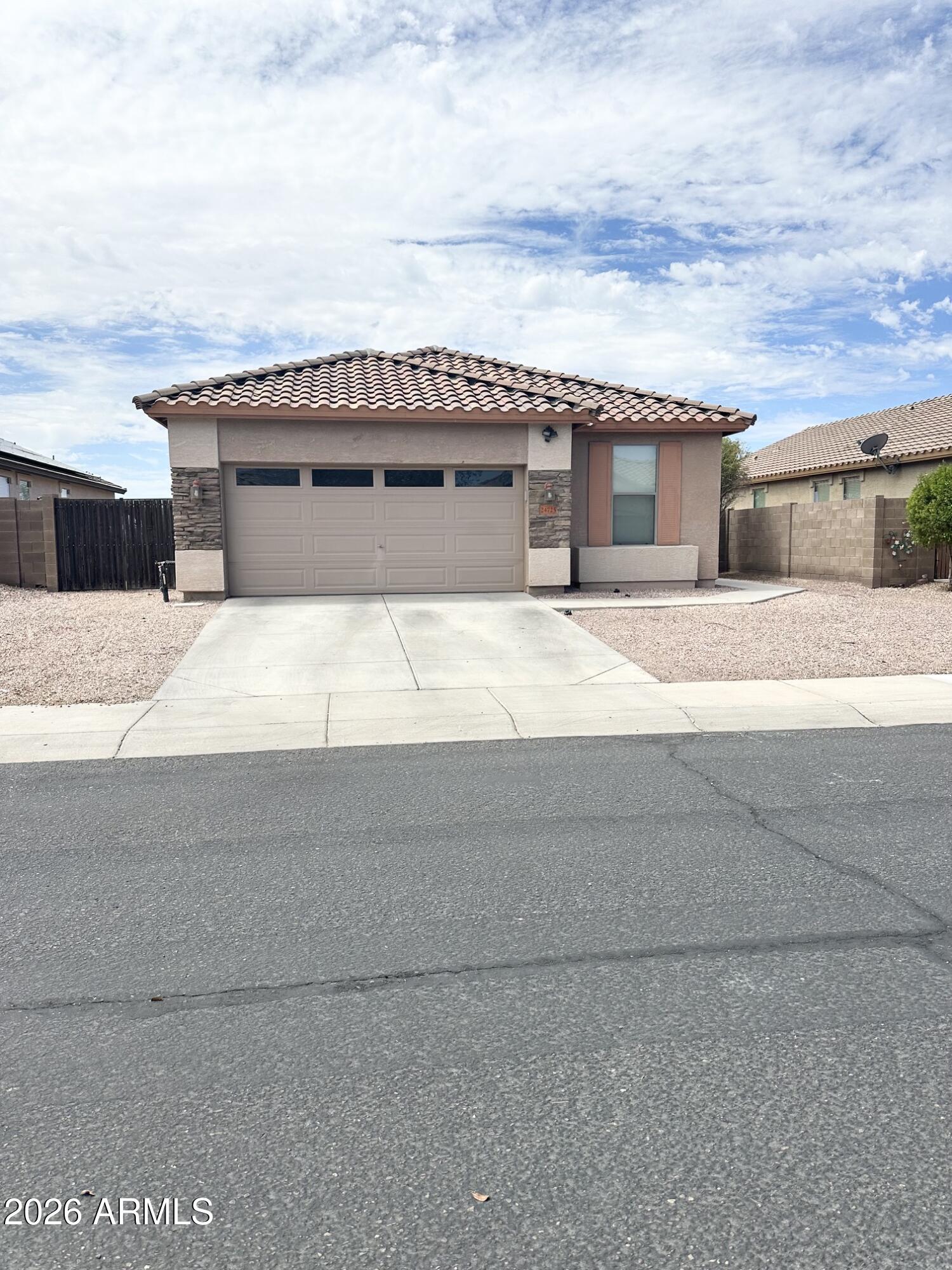 24725 W DOVE Trail, Buckeye, AZ 85326