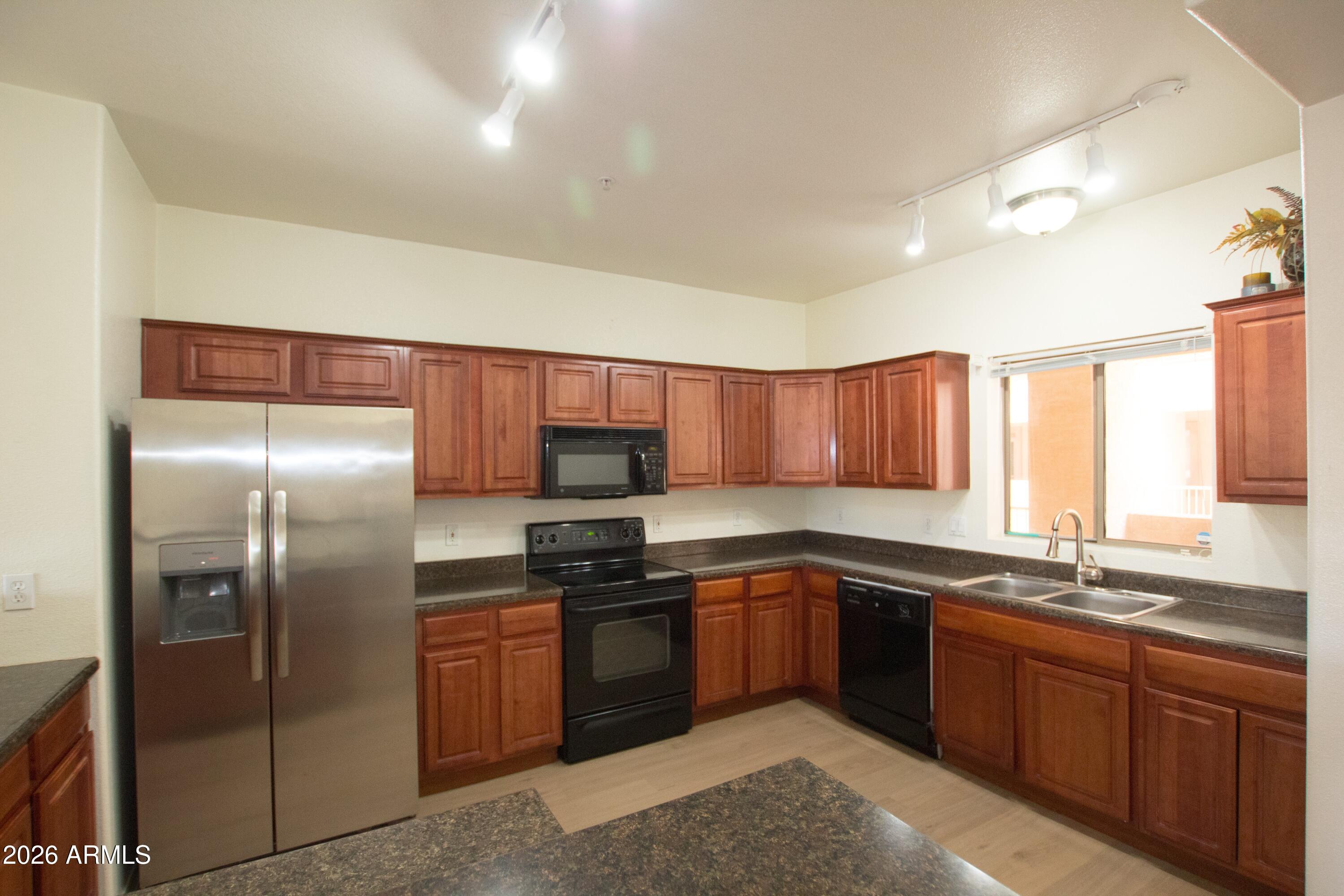 920 E DEVONSHIRE Avenue 2002, Phoenix, AZ 85014
