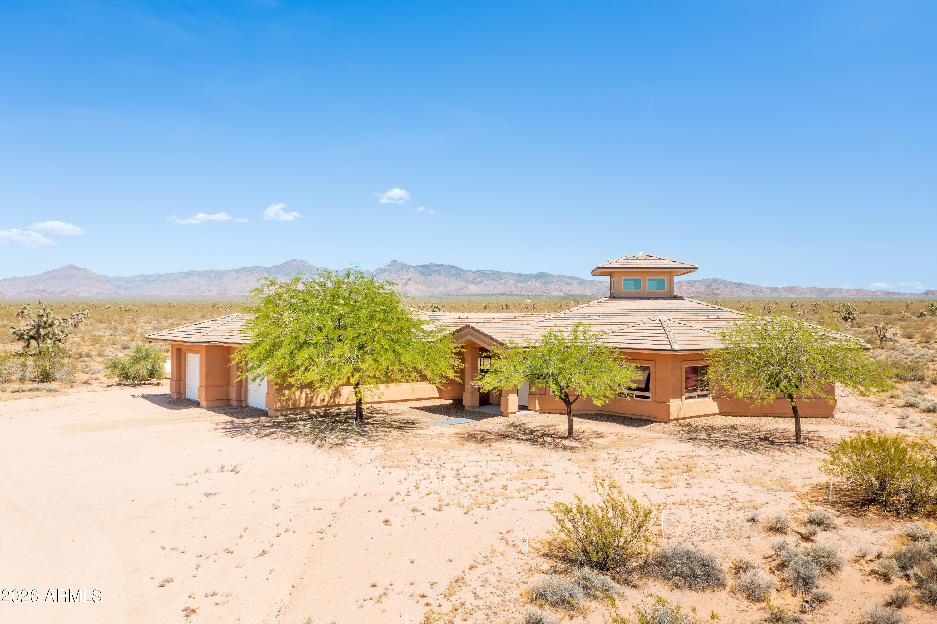 4267 E Juniper Drive, Yucca, AZ 86438