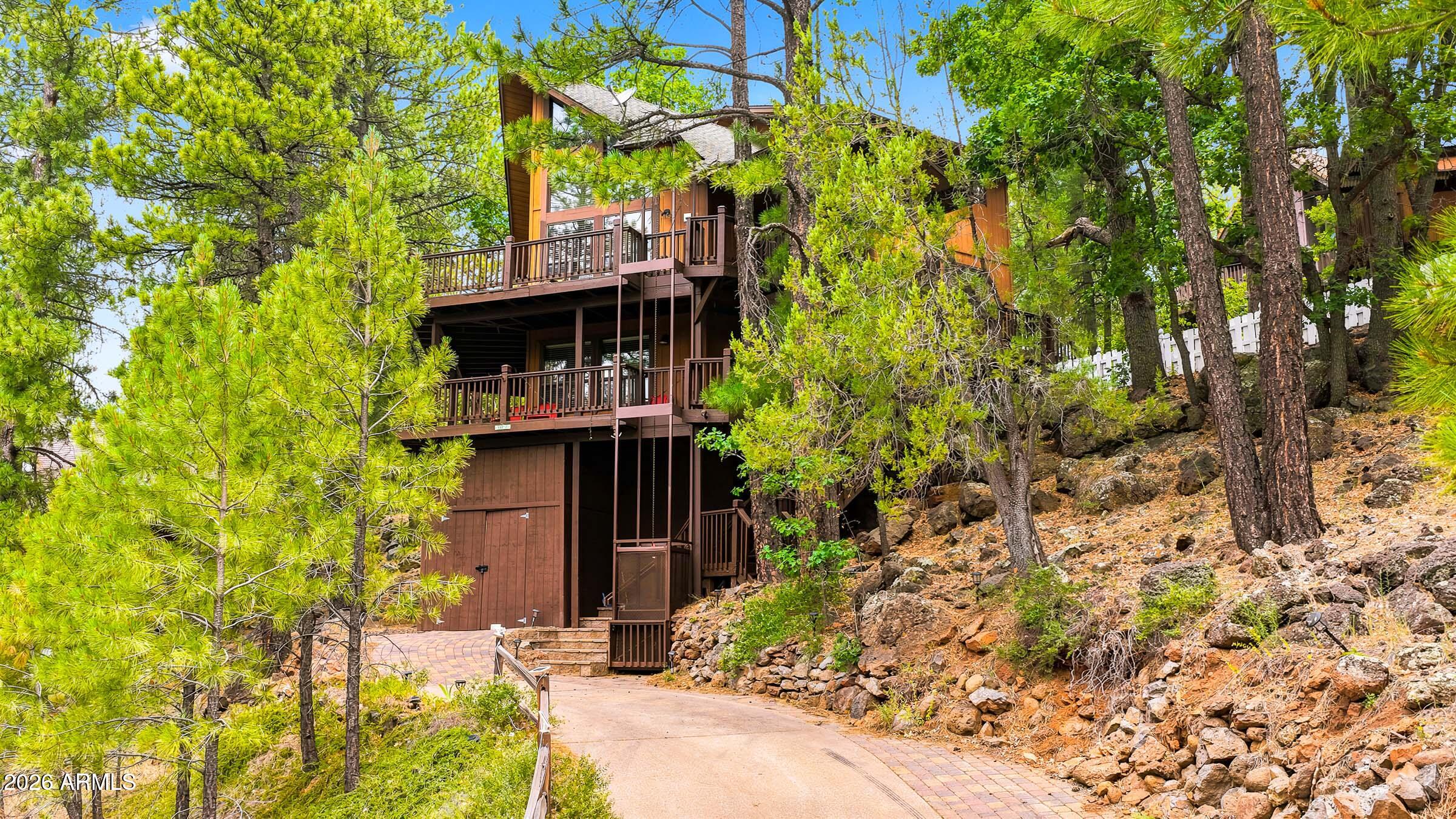 1070 E LAKE MEADOW Circle, Munds Park, AZ 86017