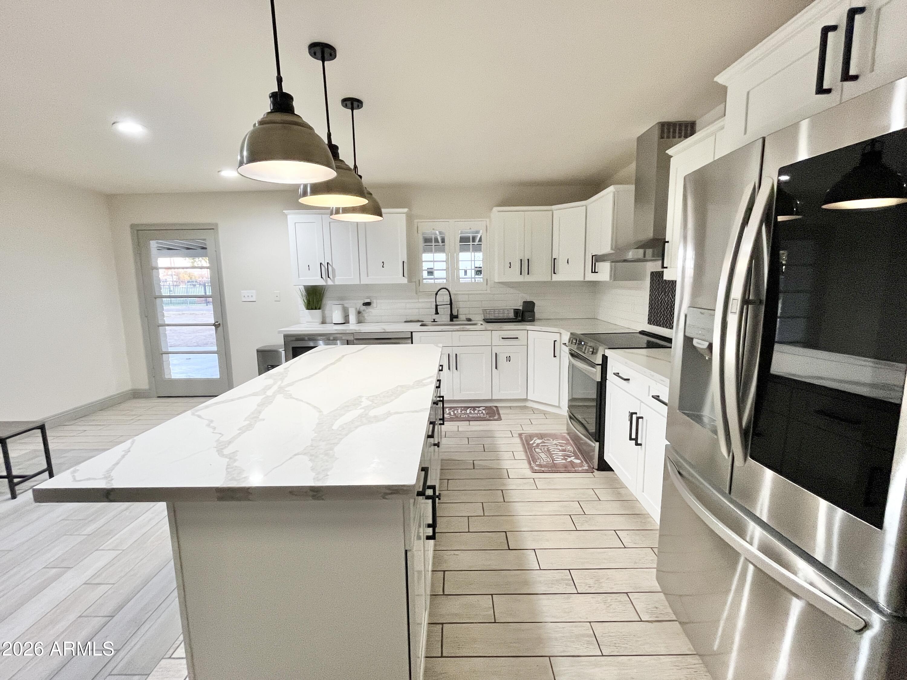 5527 W MORTEN Avenue, Glendale, AZ 85301
