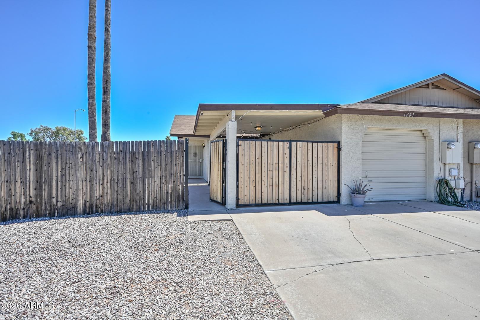 1261 E HARMONY Circle, Mesa, AZ 85204