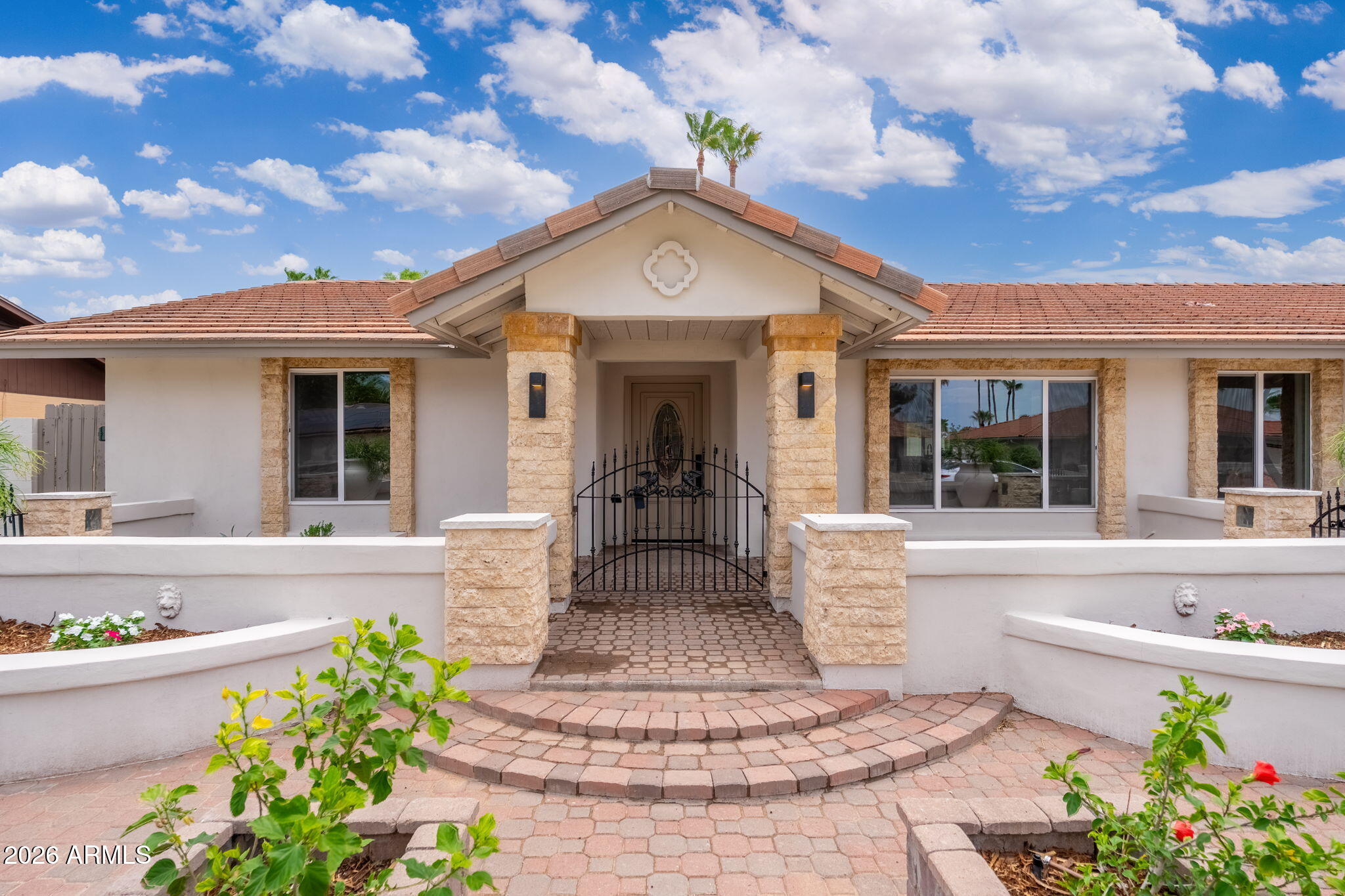 417 E MARCONI Avenue, Phoenix, AZ 85022