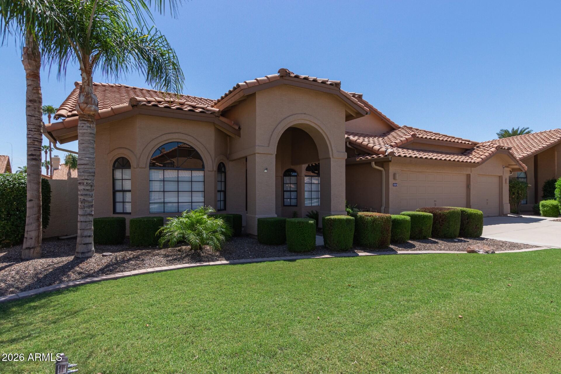 1585 W HONEYSUCKLE Lane, Chandler, AZ 85248