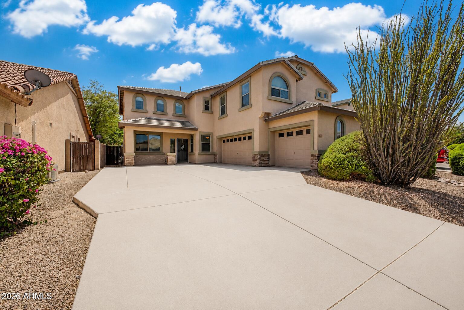 81 W CASTLE ROCK Road, San Tan Valley, AZ 85143